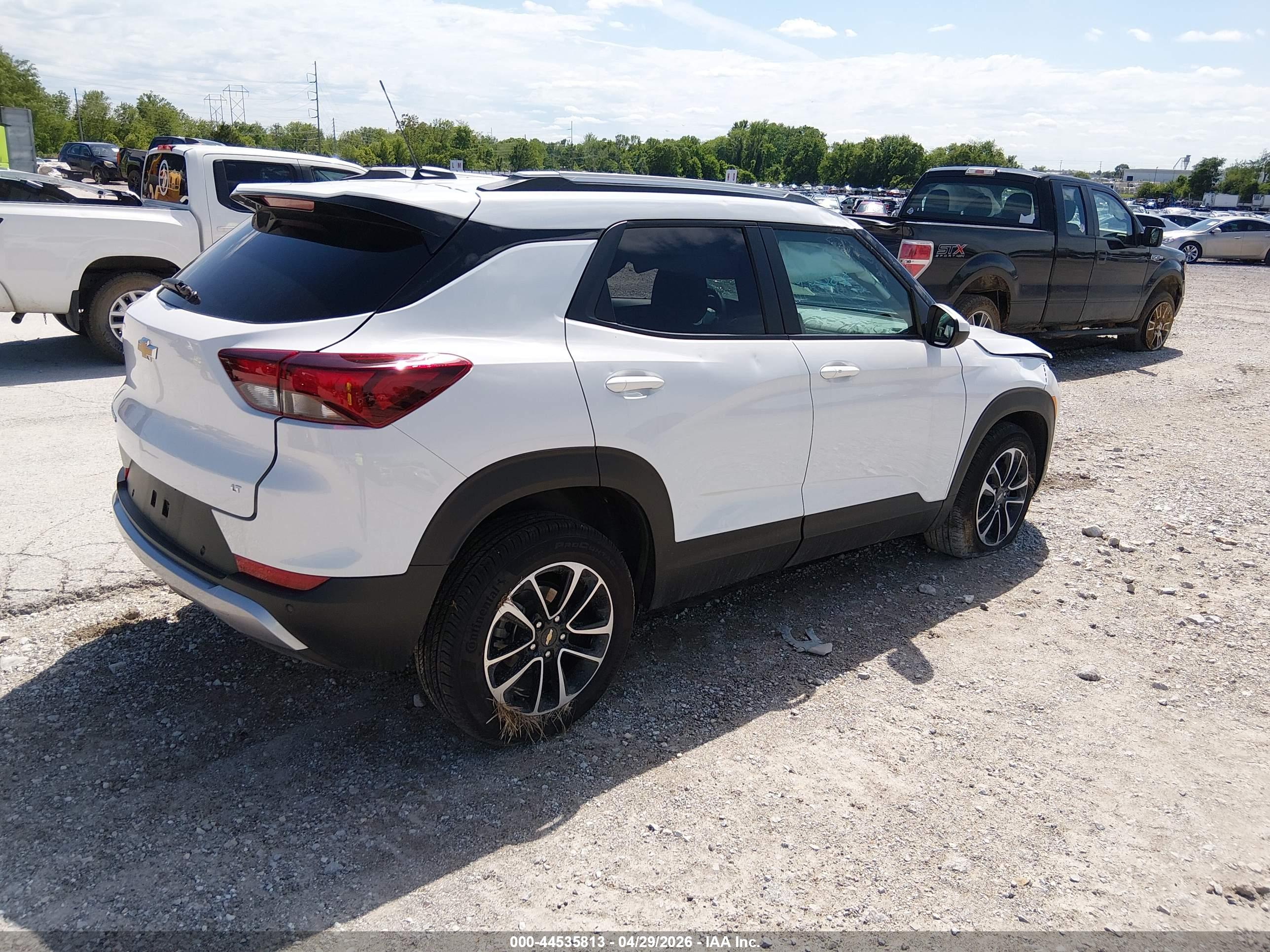 CHEVROLET TRAILBLAZER image 4