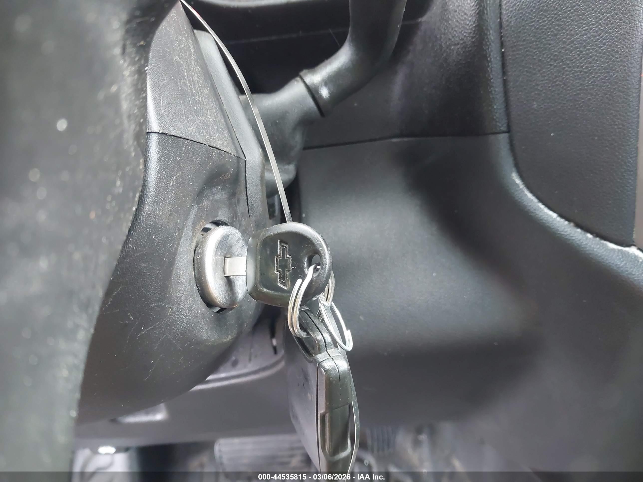 CHEVROLET SILVERADO image 11