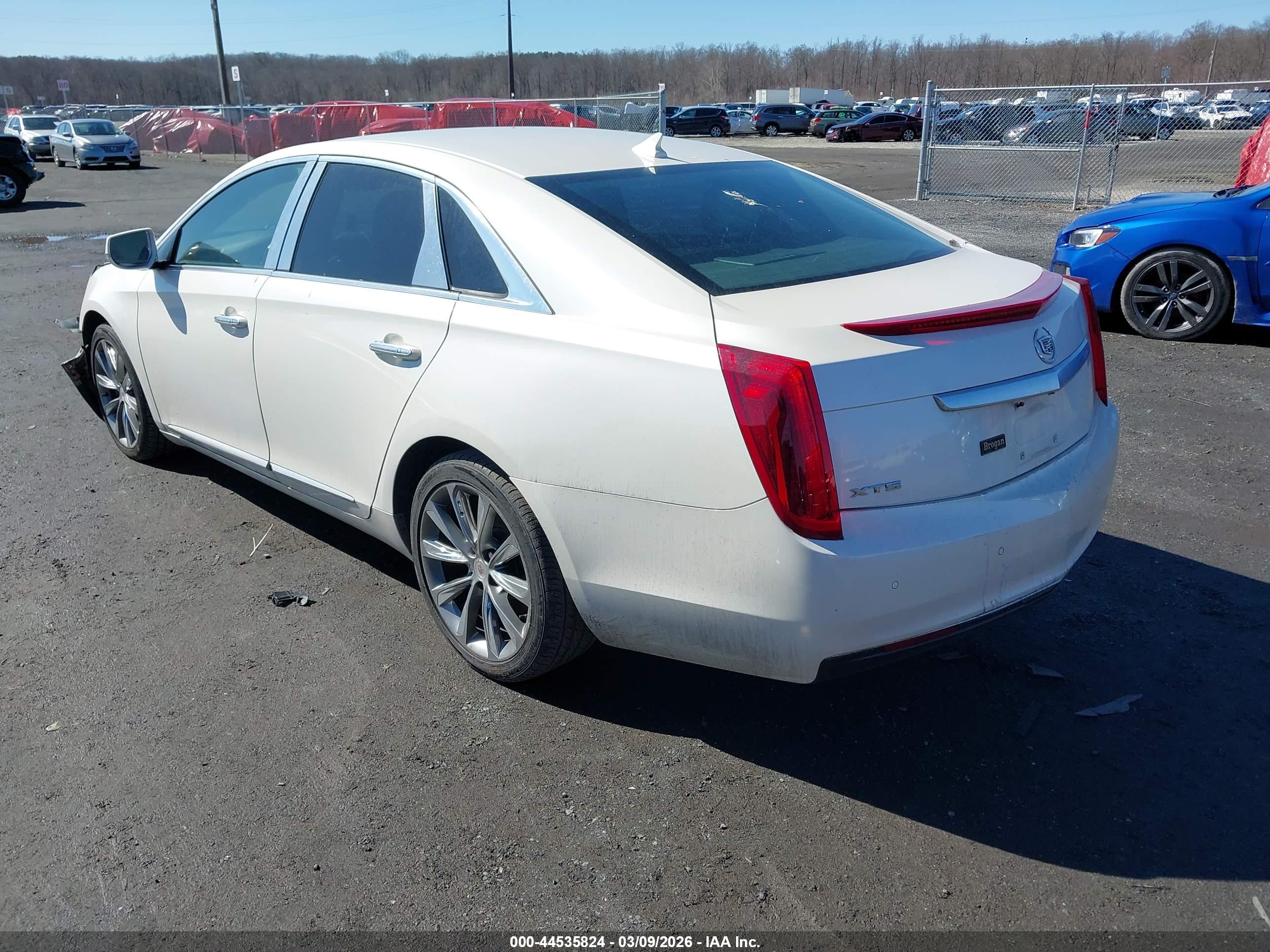 CADILLAC XTS image 3