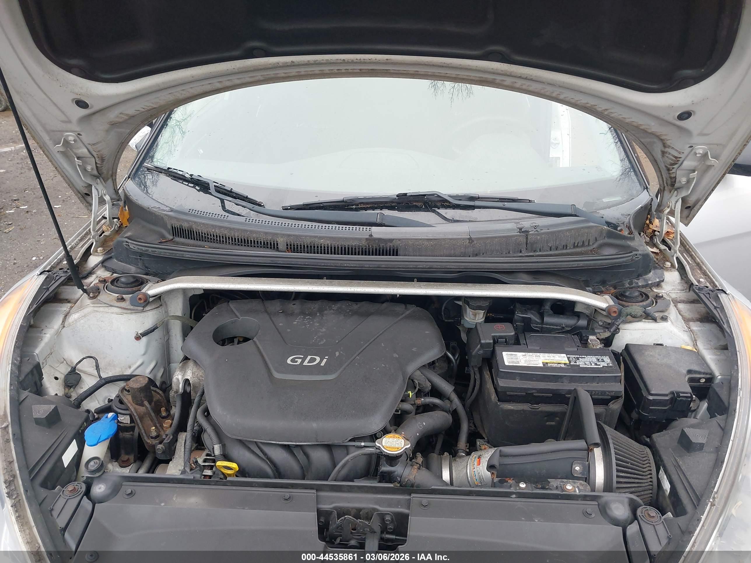 HYUNDAI VELOSTER image 10