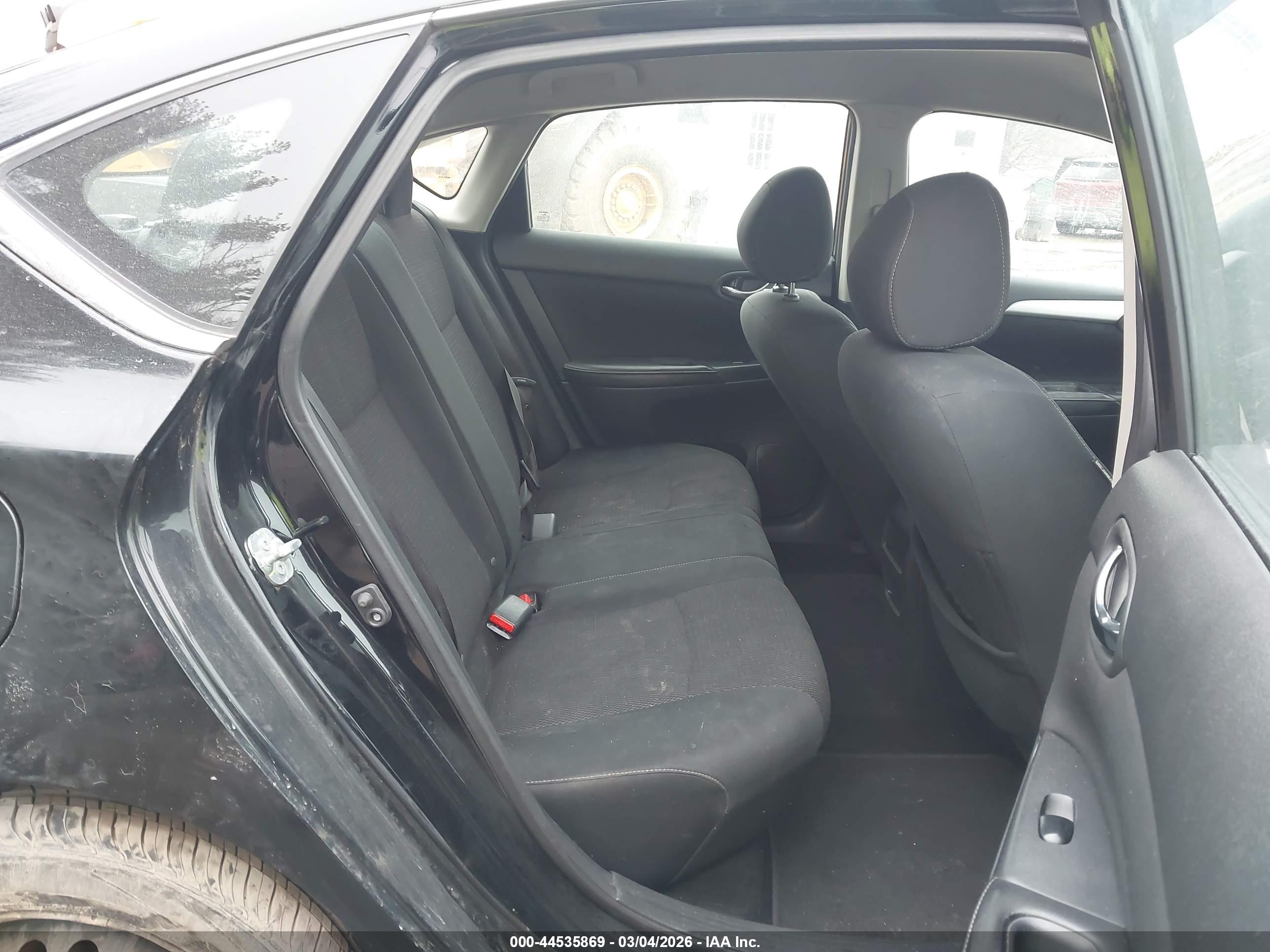 NISSAN SENTRA image 8