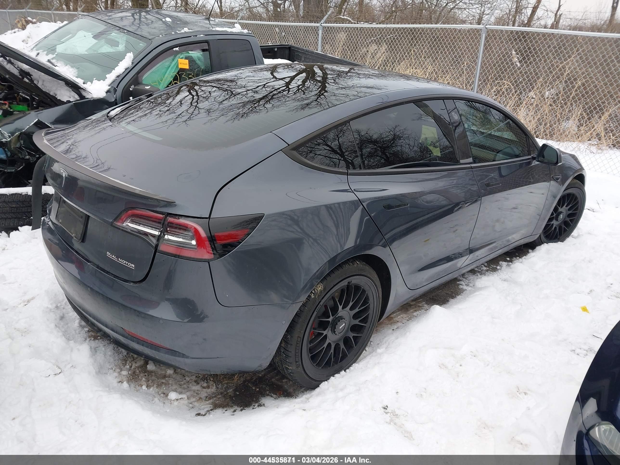 TESLA MODEL image 4