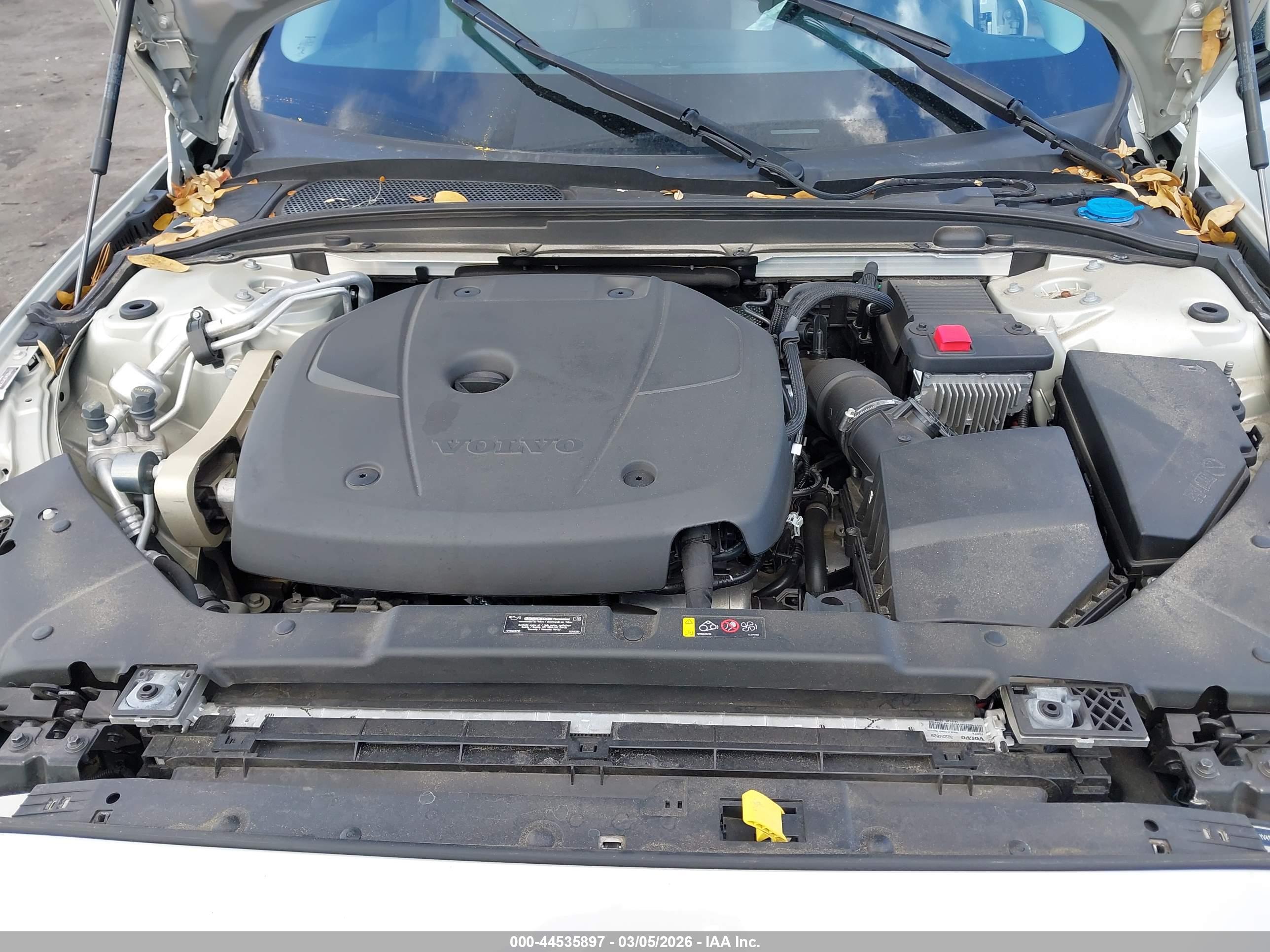 VOLVO V60 image 10