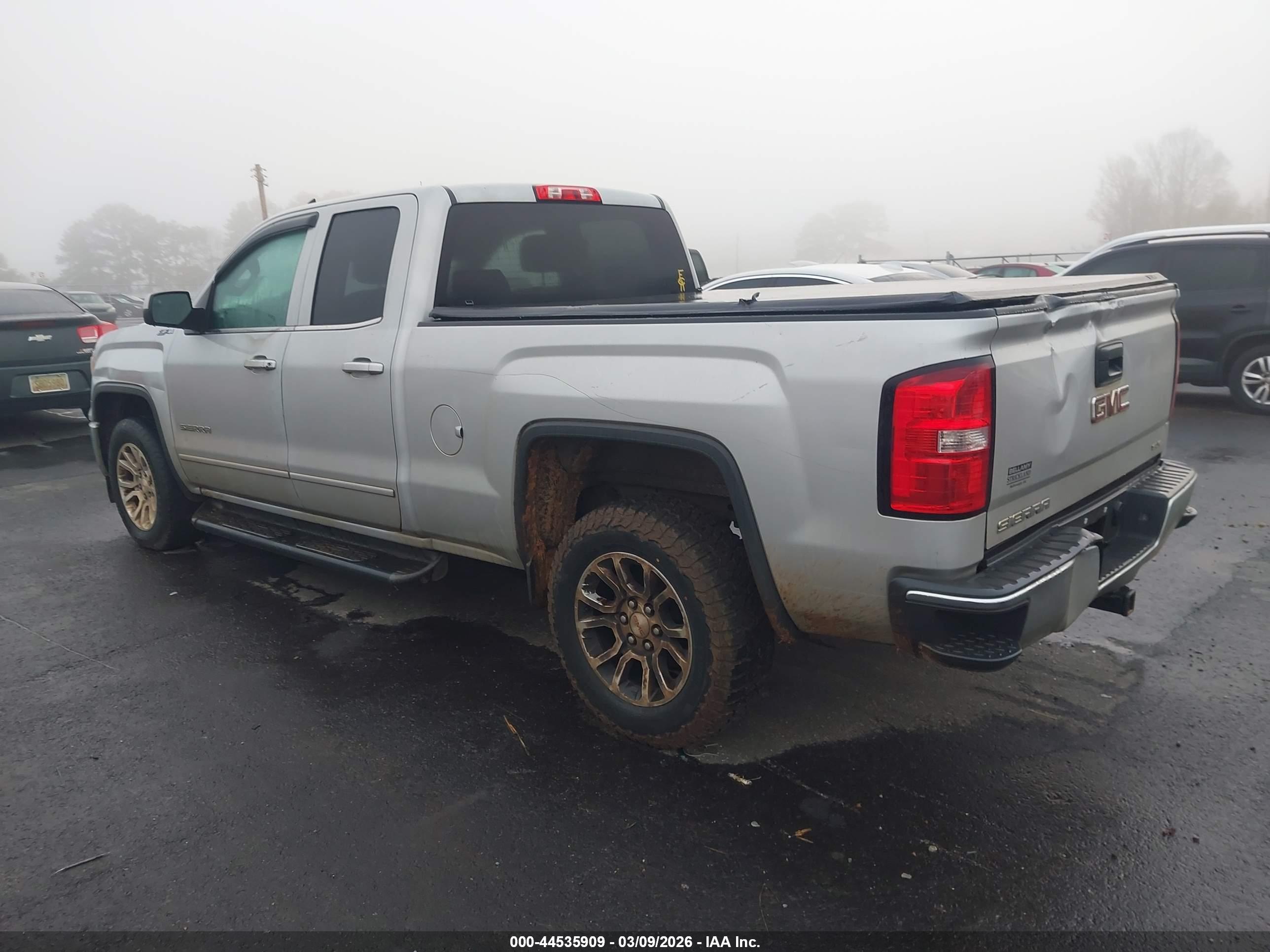 GMC SIERRA image 3