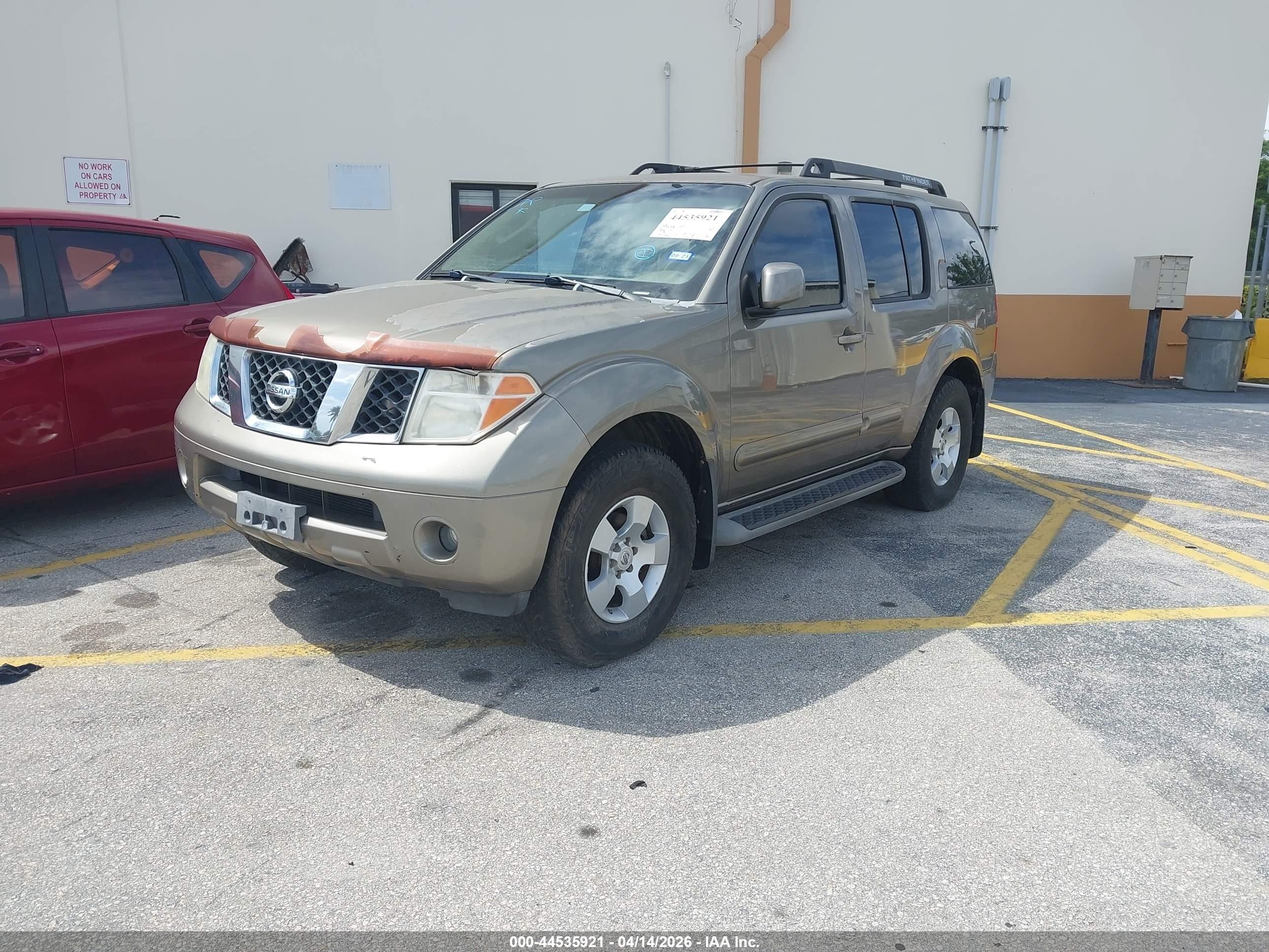 NISSAN PATHFINDER image 2