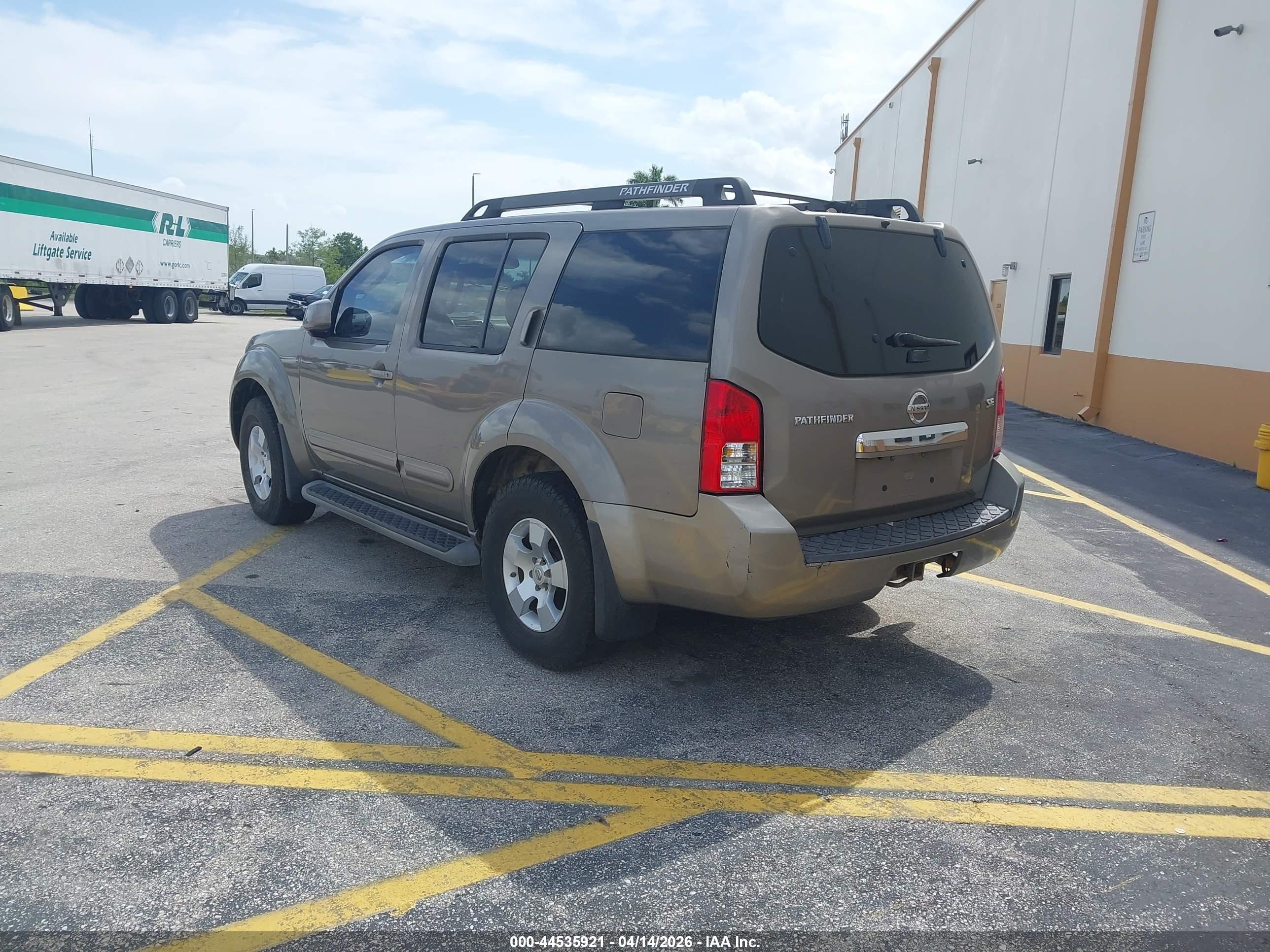 NISSAN PATHFINDER image 3