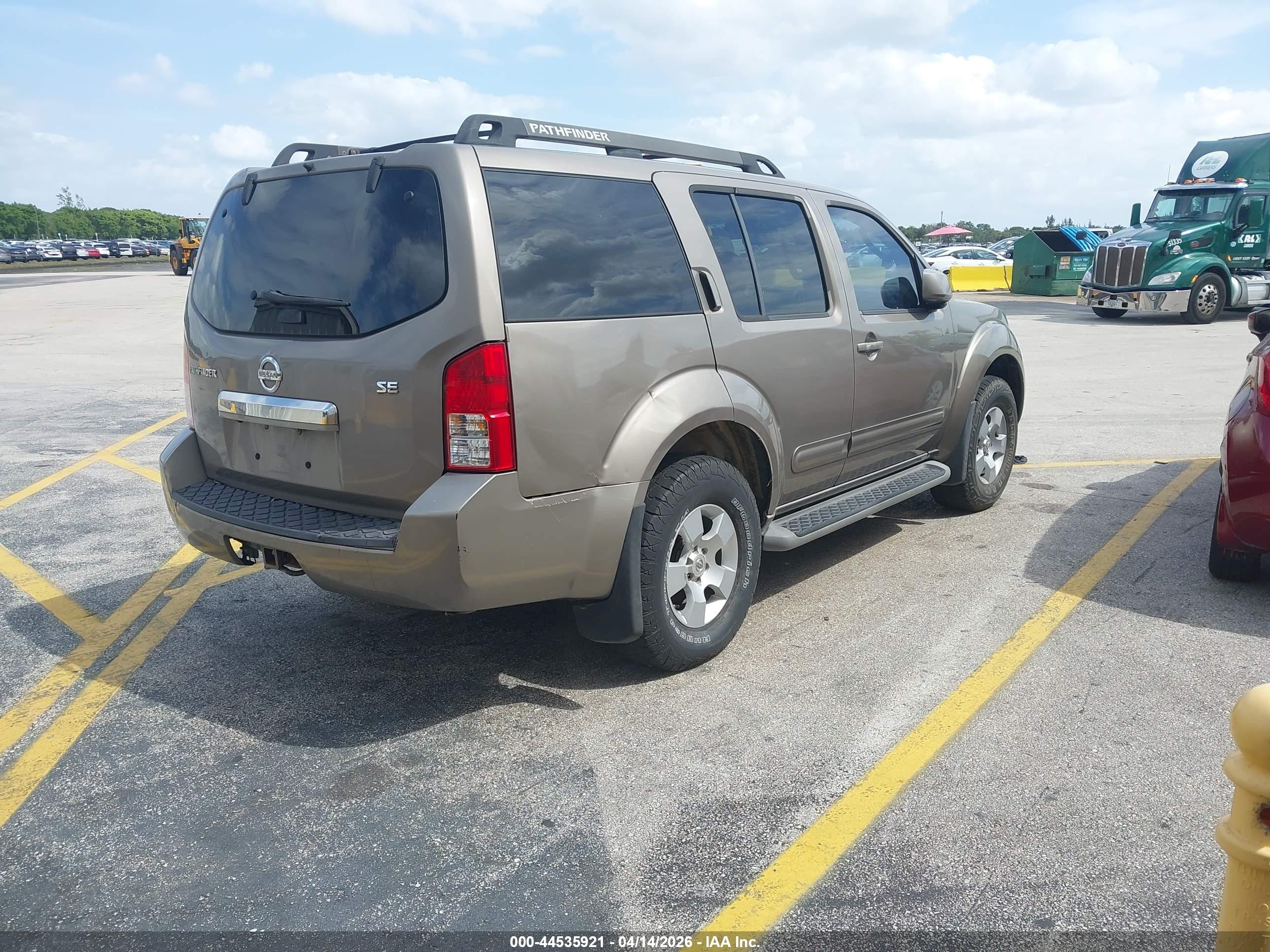 NISSAN PATHFINDER image 4
