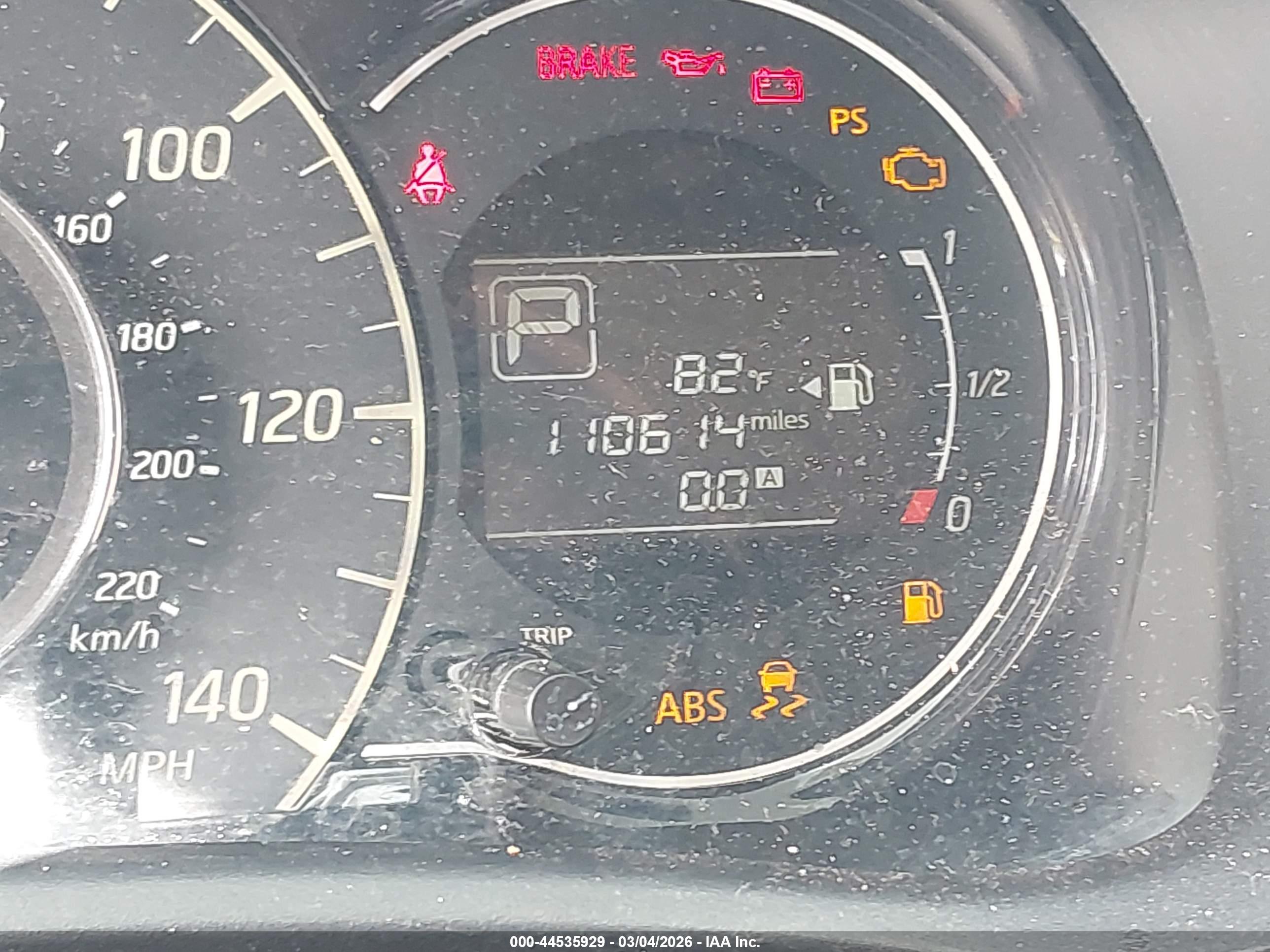 NISSAN VERSA image 7