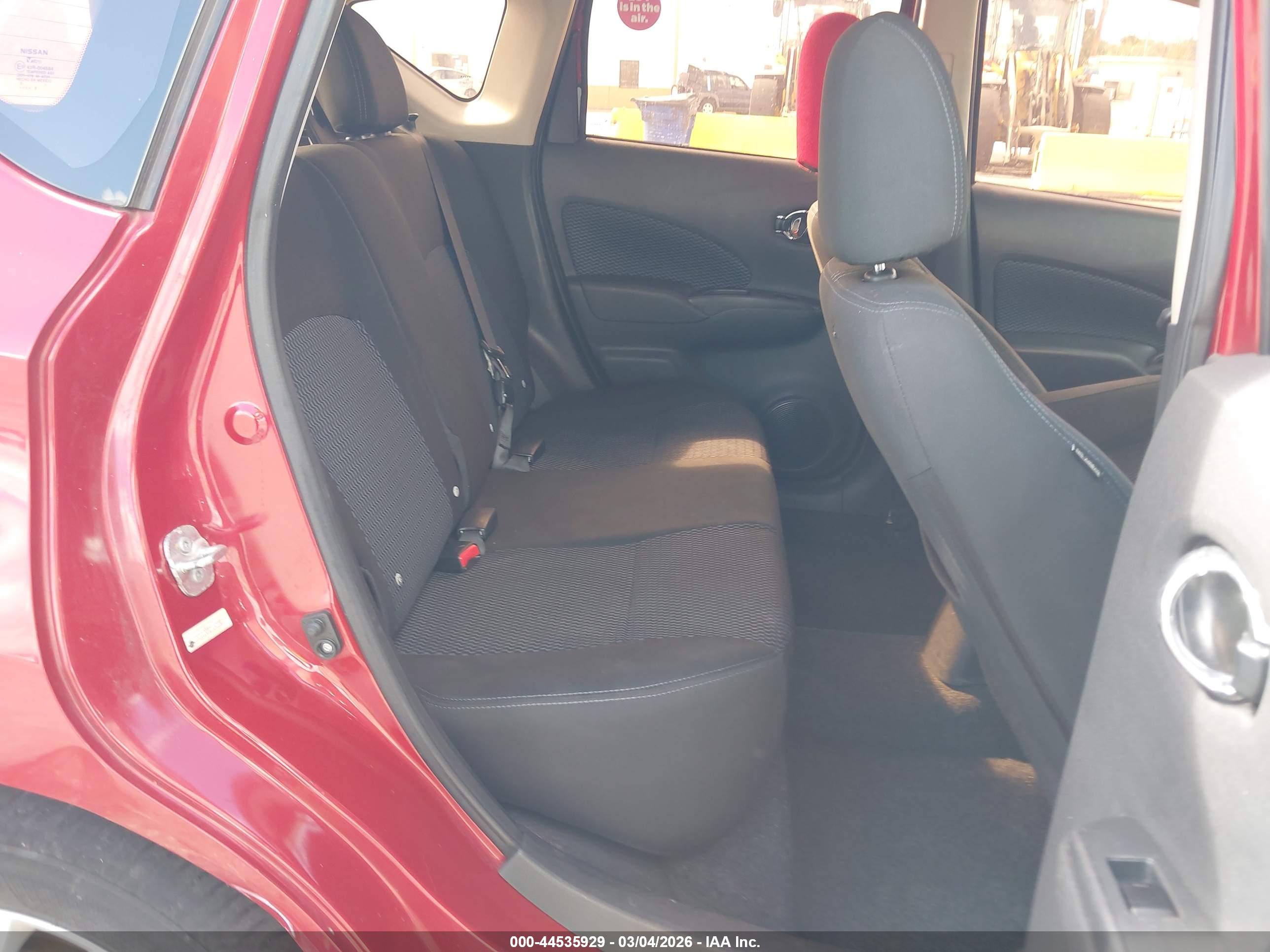 NISSAN VERSA image 8