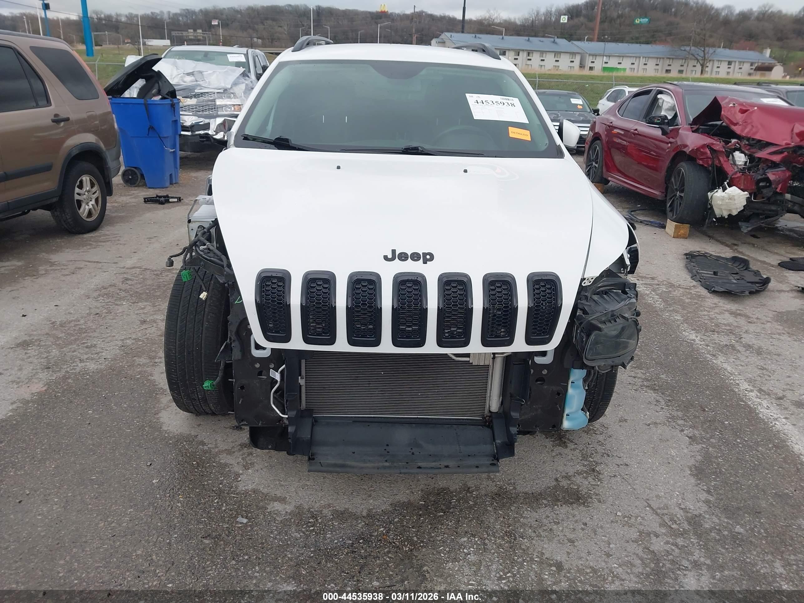 JEEP CHEROKEE image 6