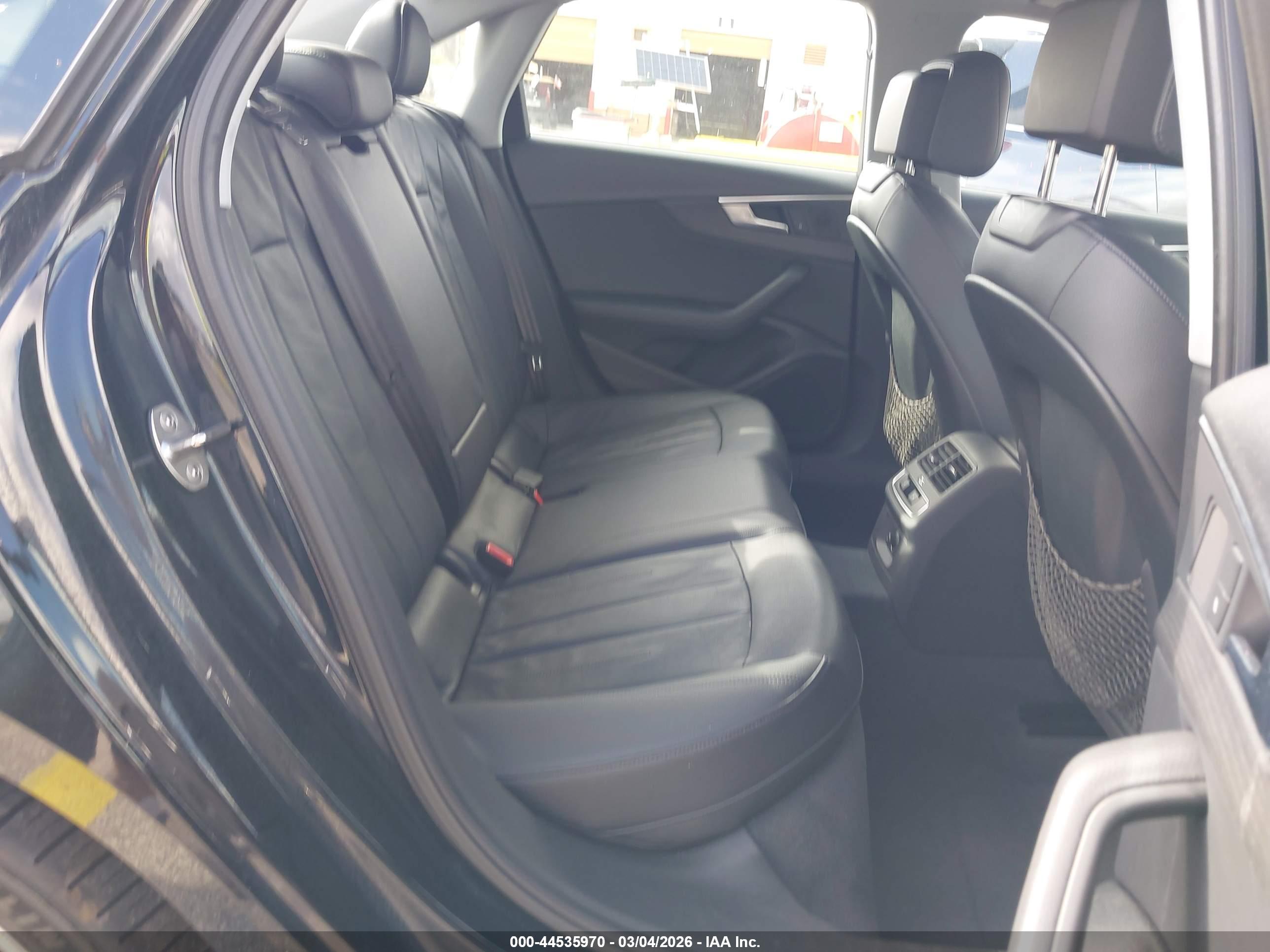 AUDI A4 image 8