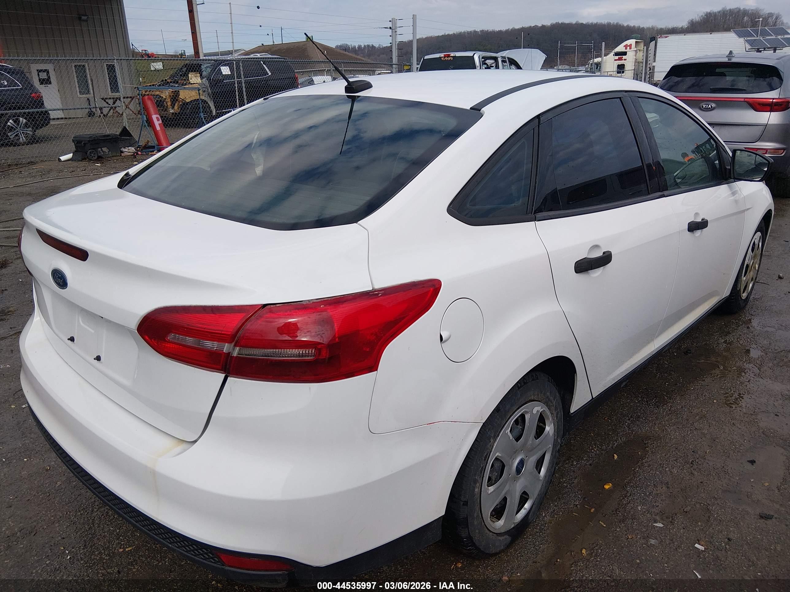 FORD FOCUS image 4