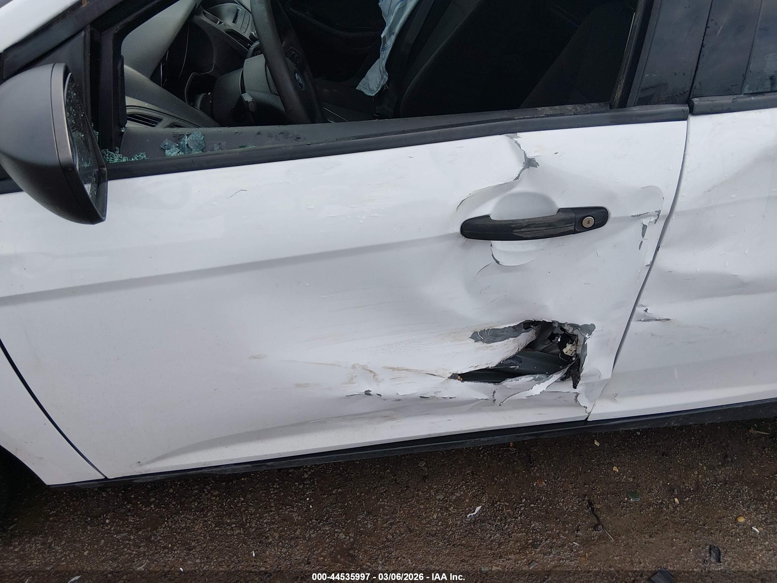 FORD FOCUS image 6