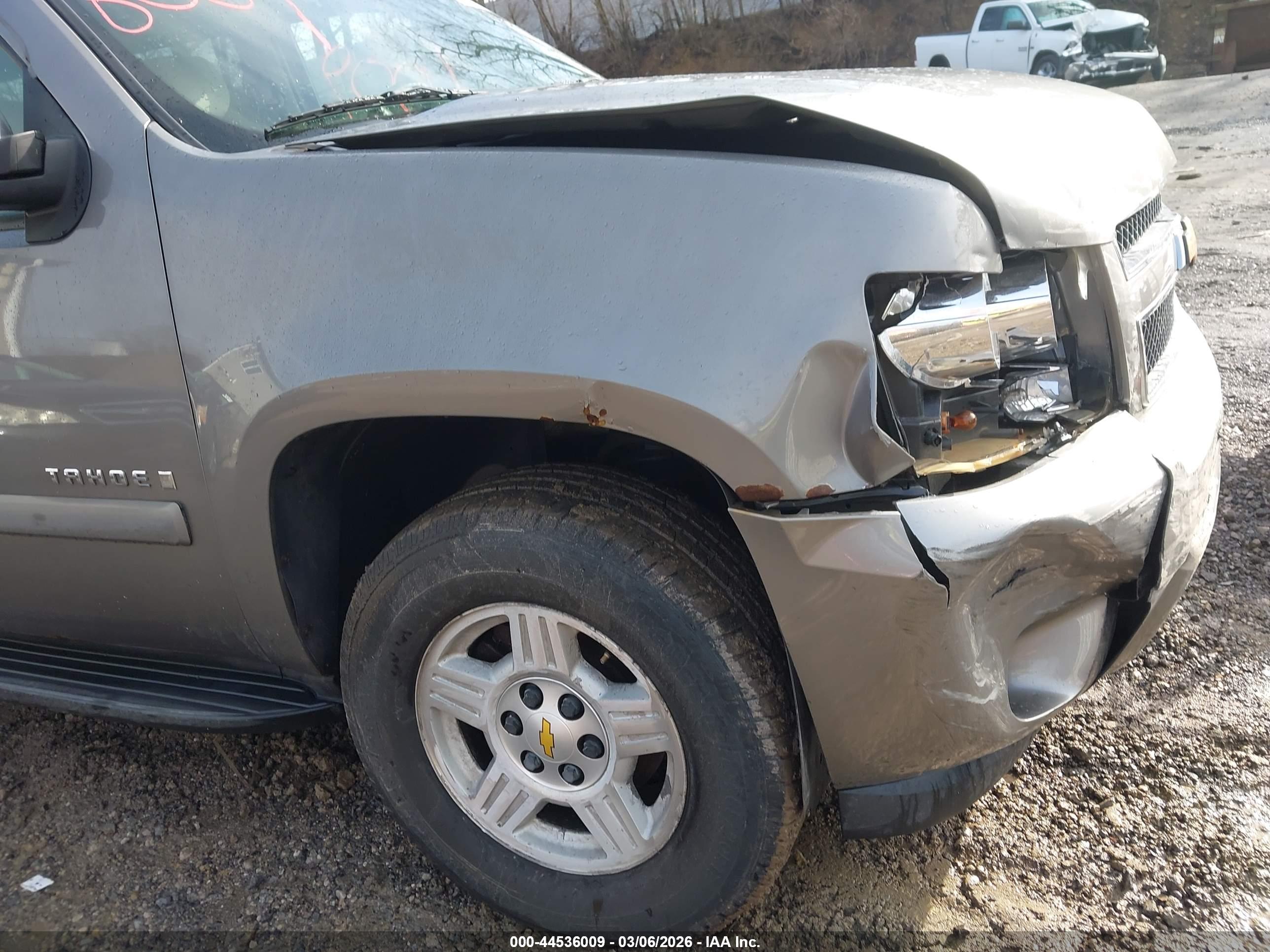 CHEVROLET TAHOE image 6