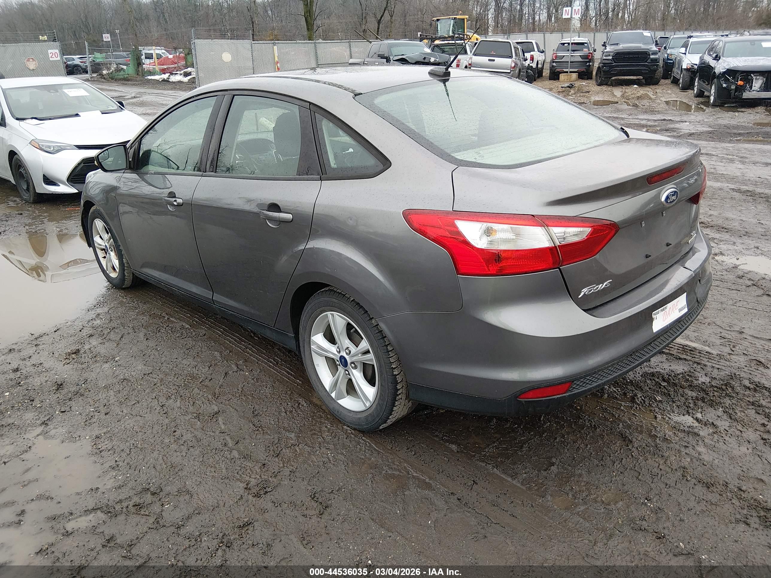 FORD FOCUS image 3