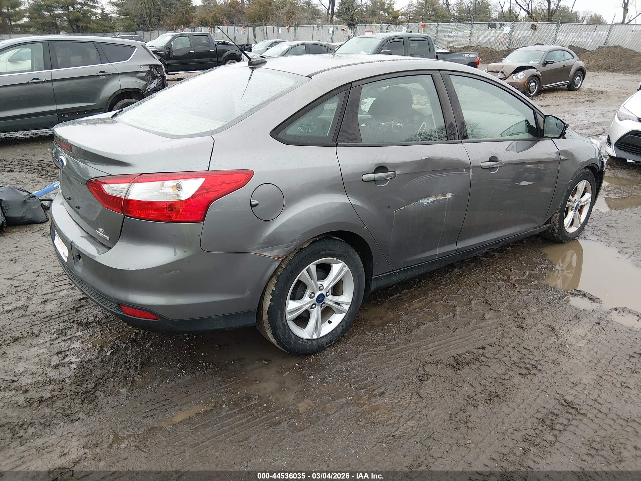 FORD FOCUS image 4