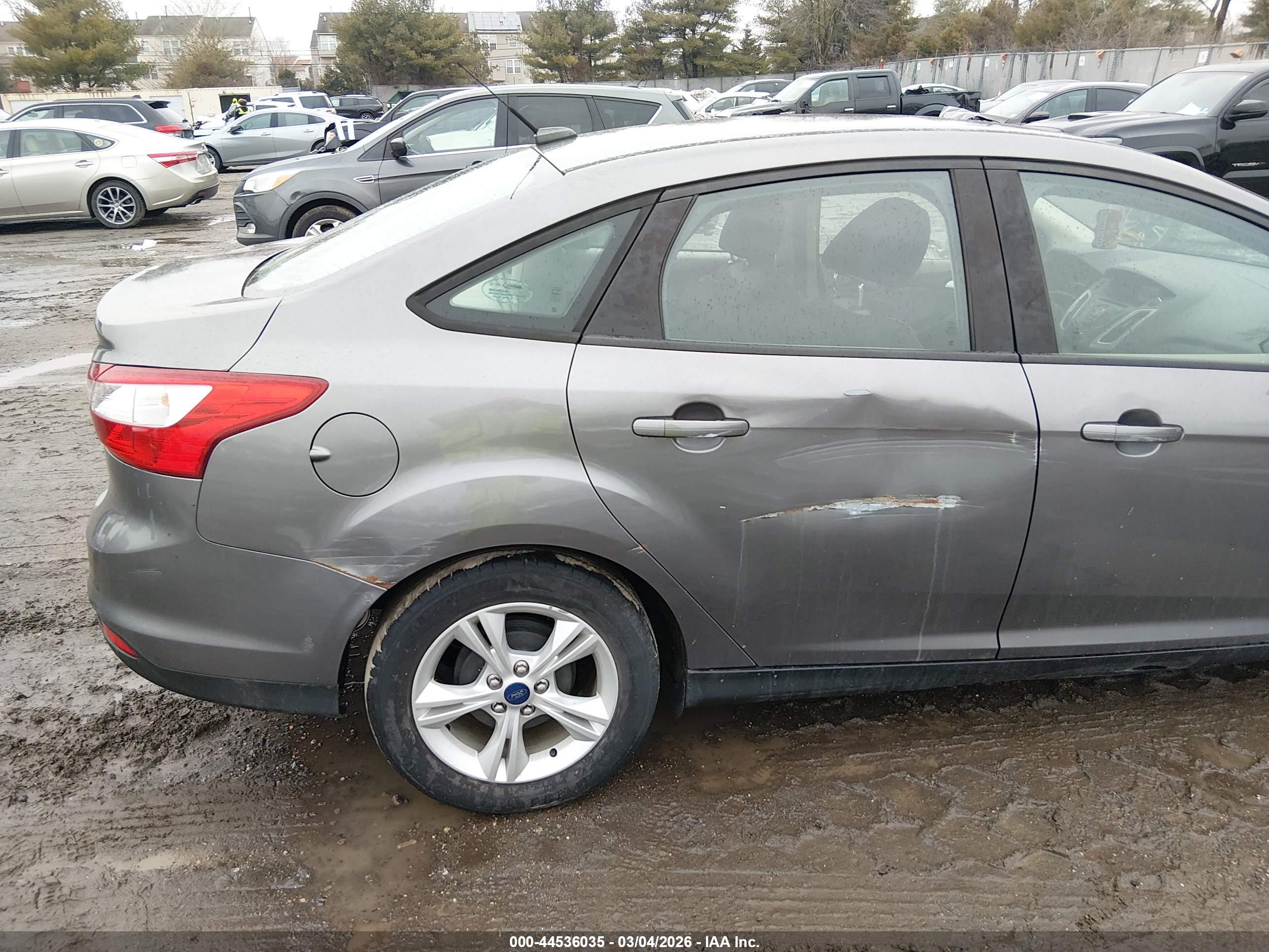 FORD FOCUS image 6