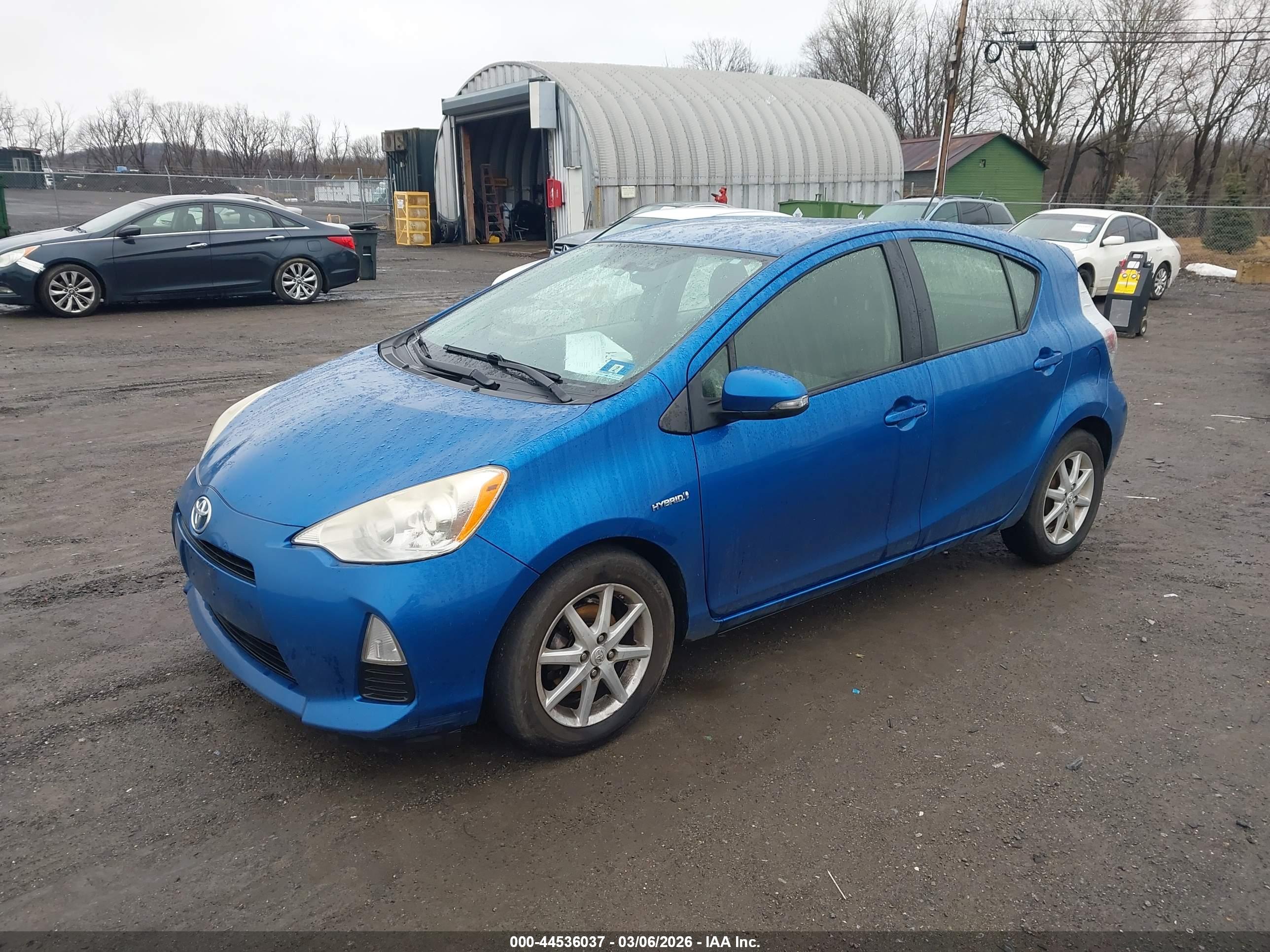 TOYOTA PRIUS image 2