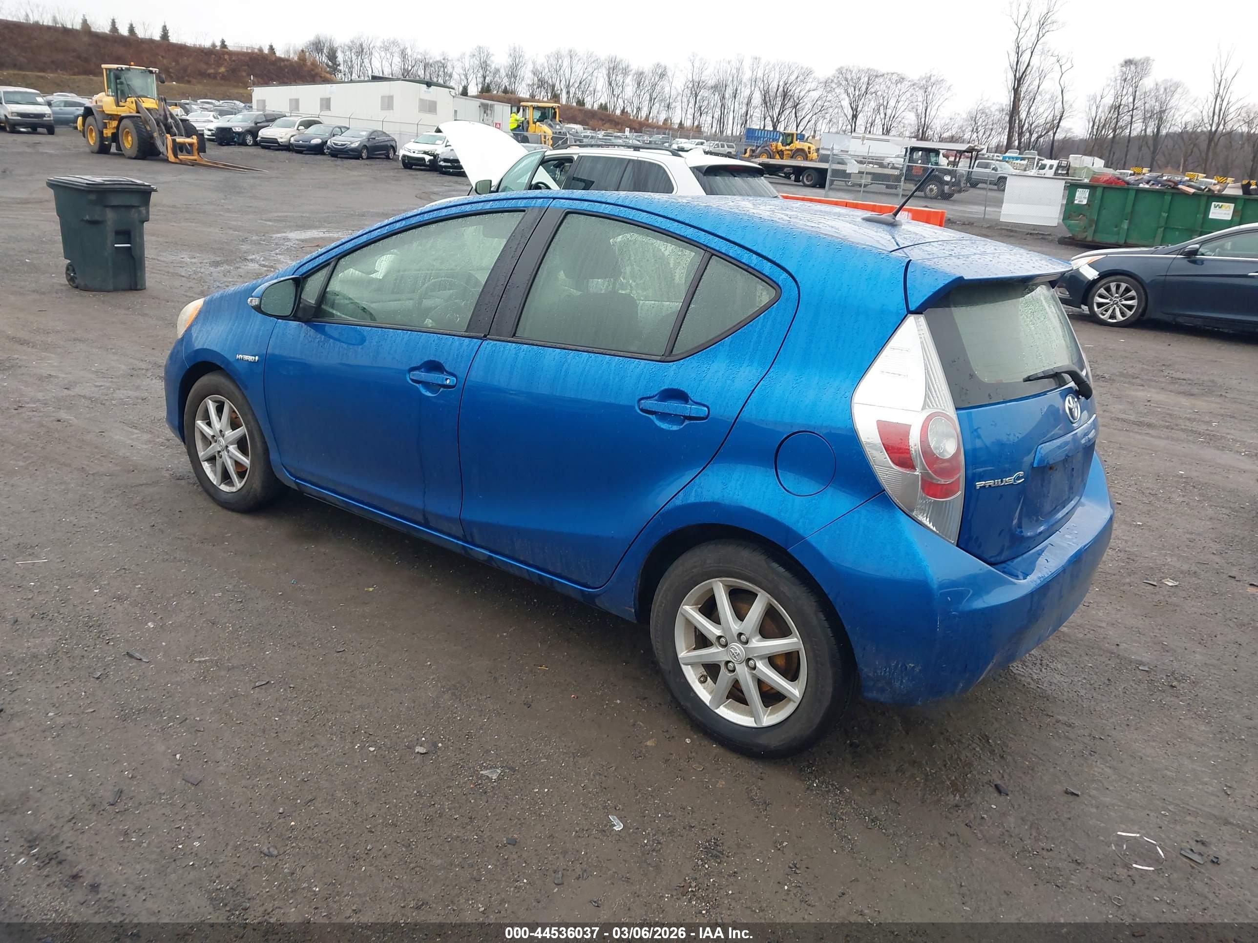 TOYOTA PRIUS image 3
