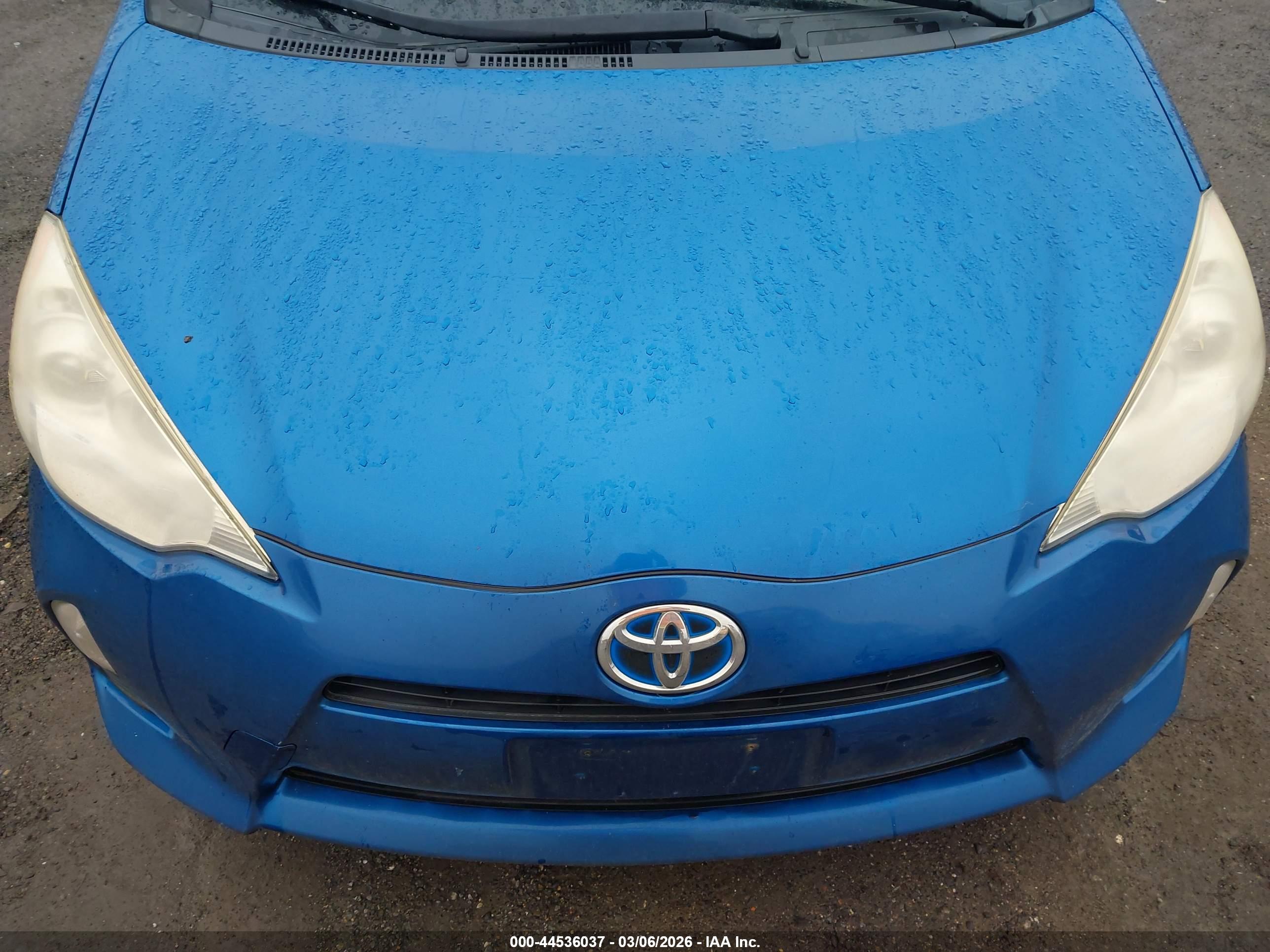 TOYOTA PRIUS image 6