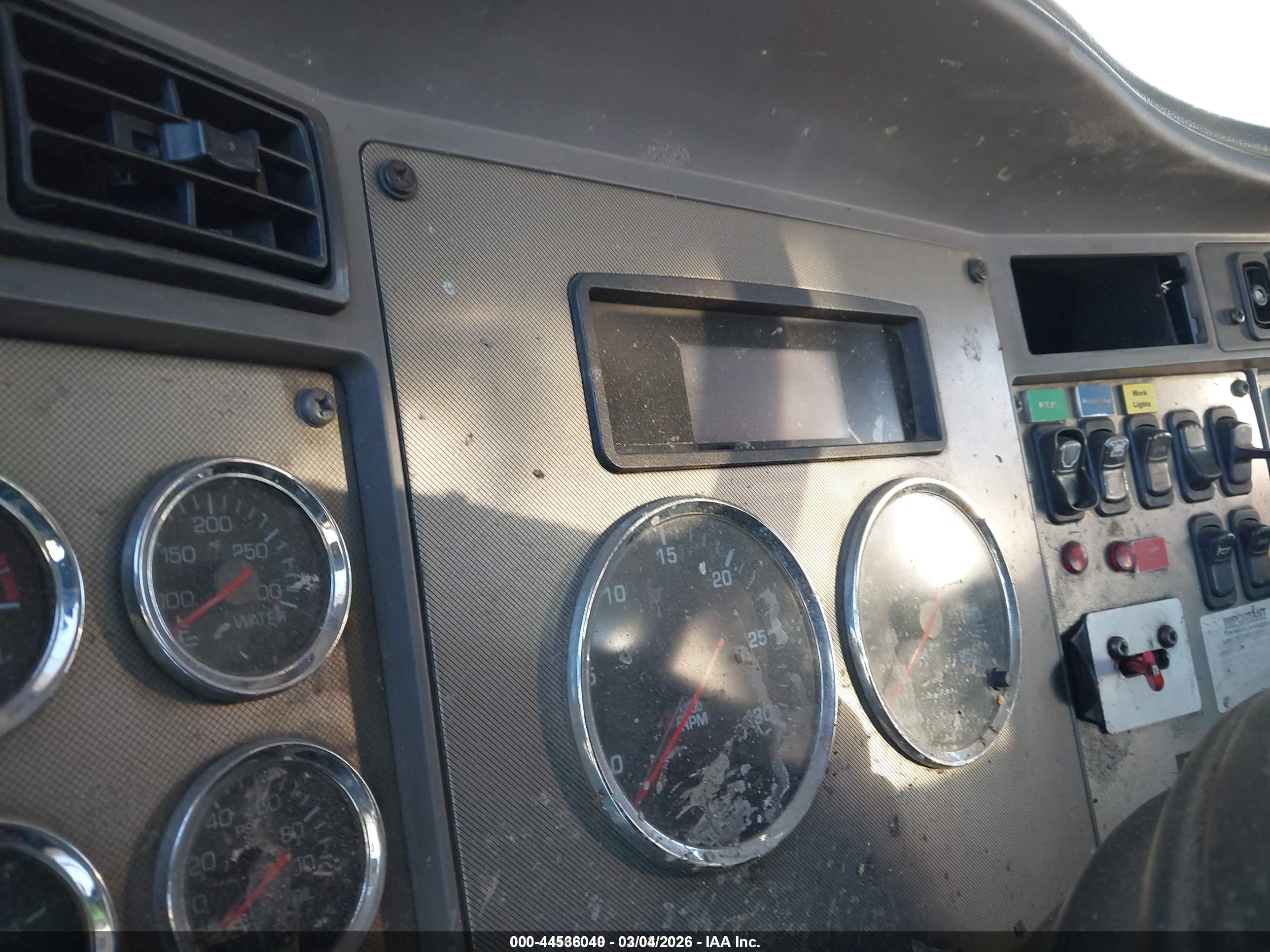KENWORTH CONSTRUCTION image 6