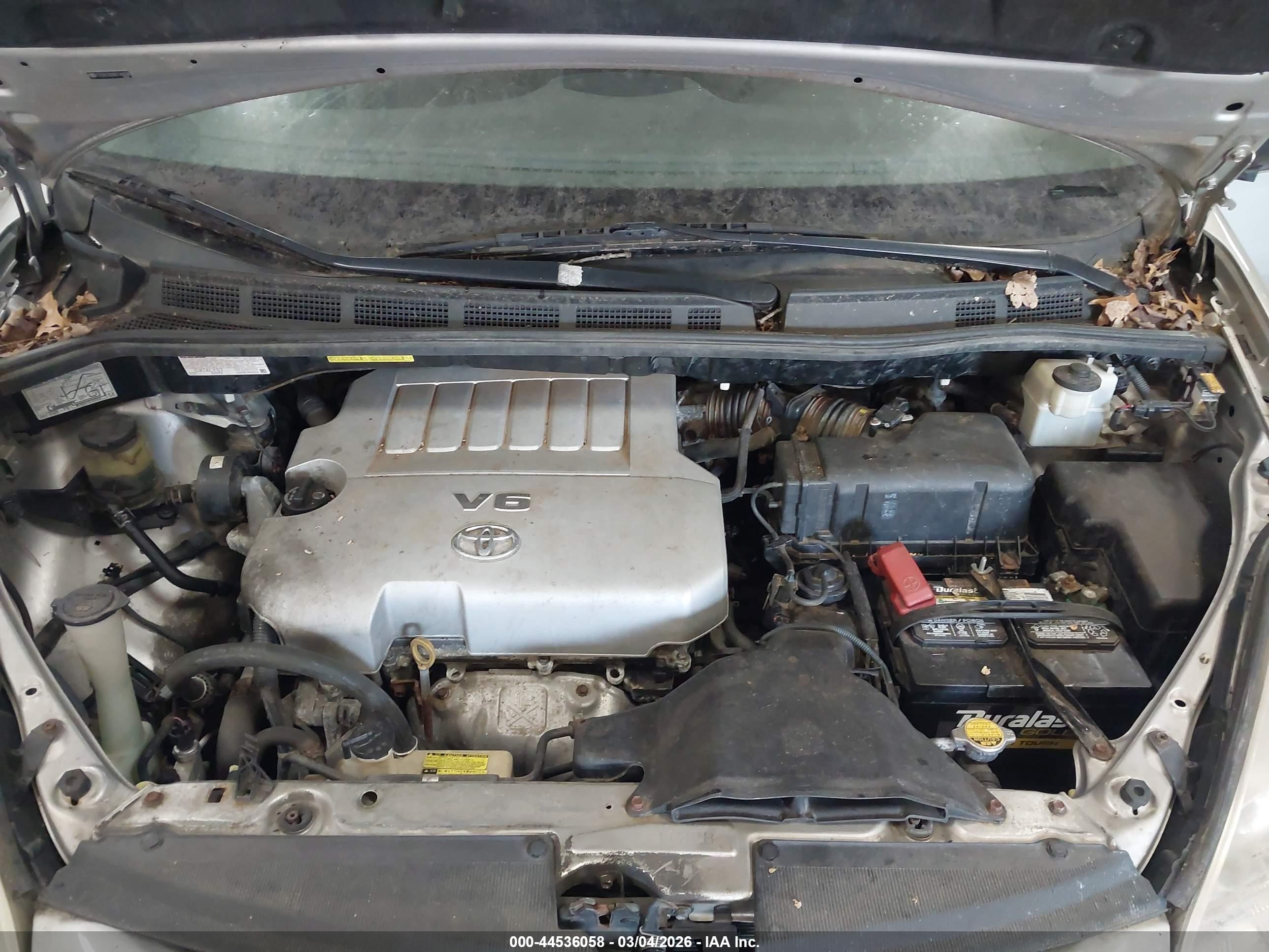 TOYOTA SIENNA image 10