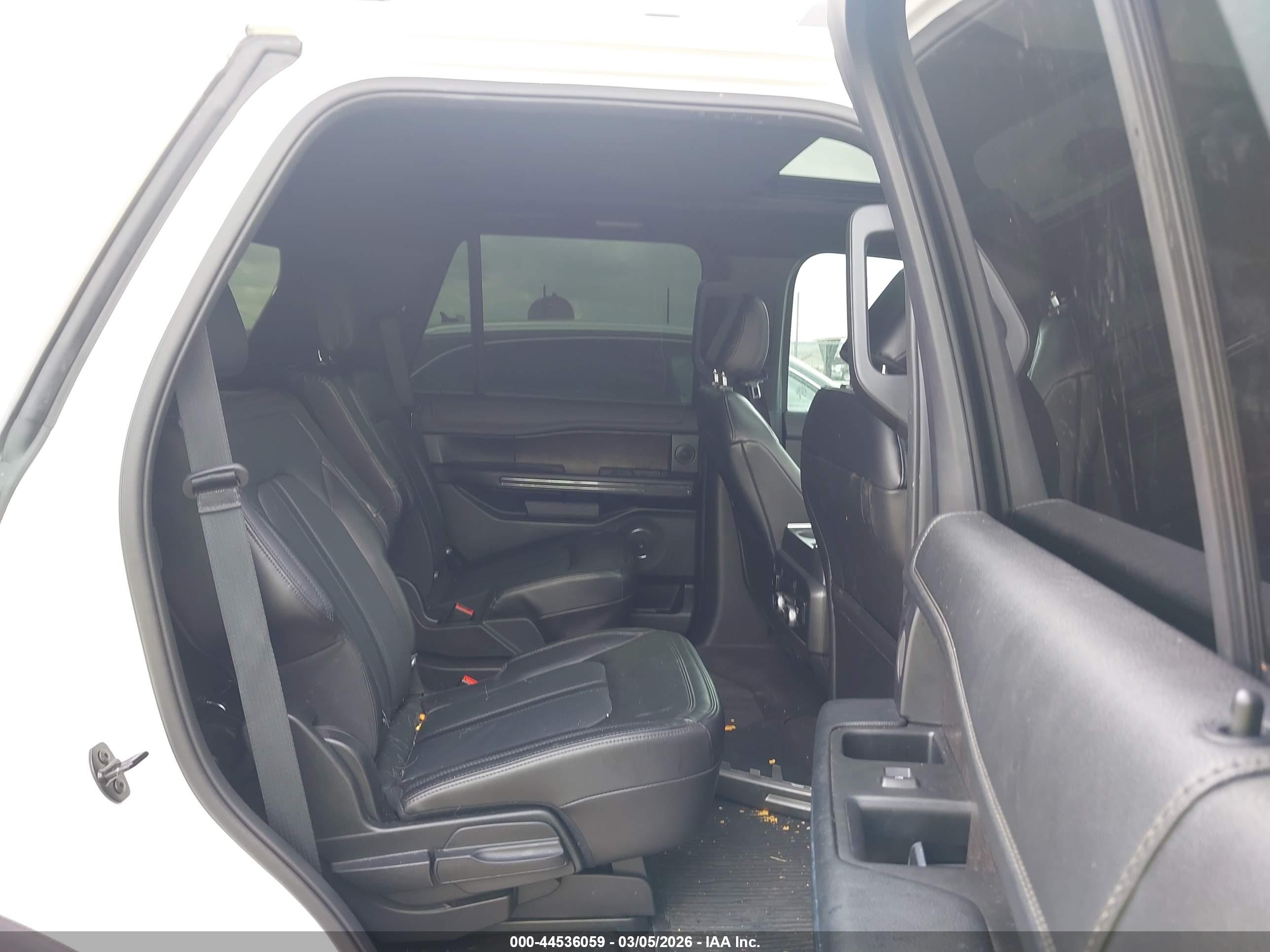 FORD EXPEDITION image 8