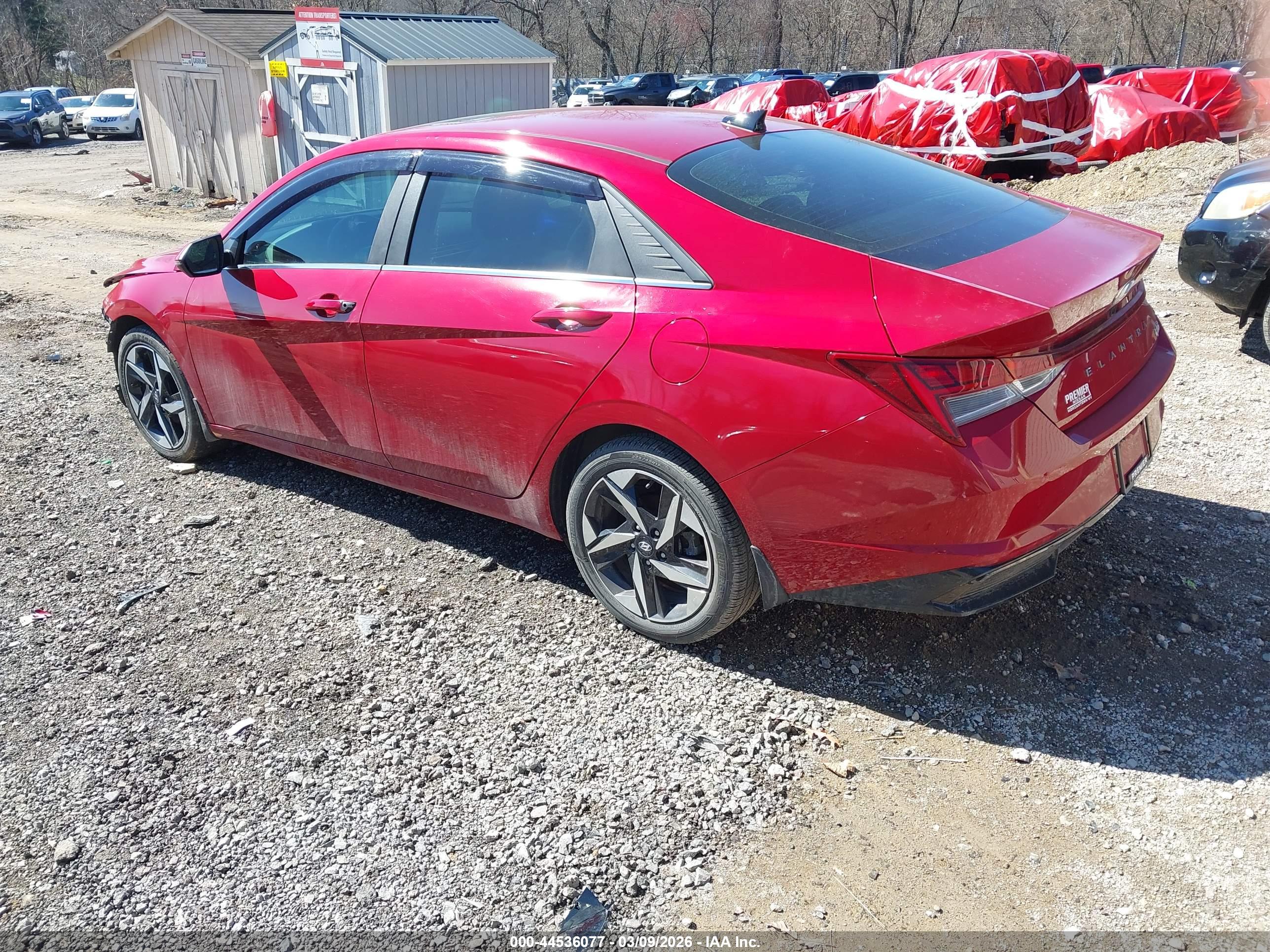 HYUNDAI ELANTRA image 3