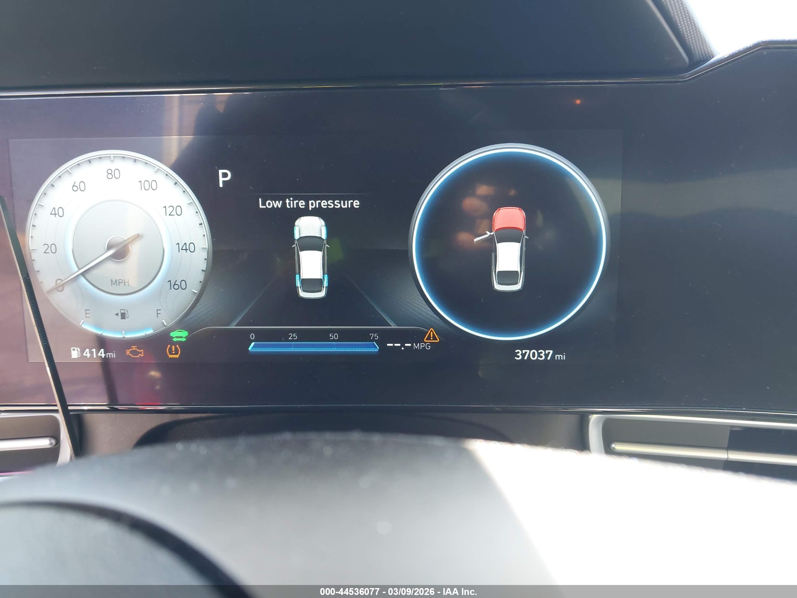 HYUNDAI ELANTRA image 7