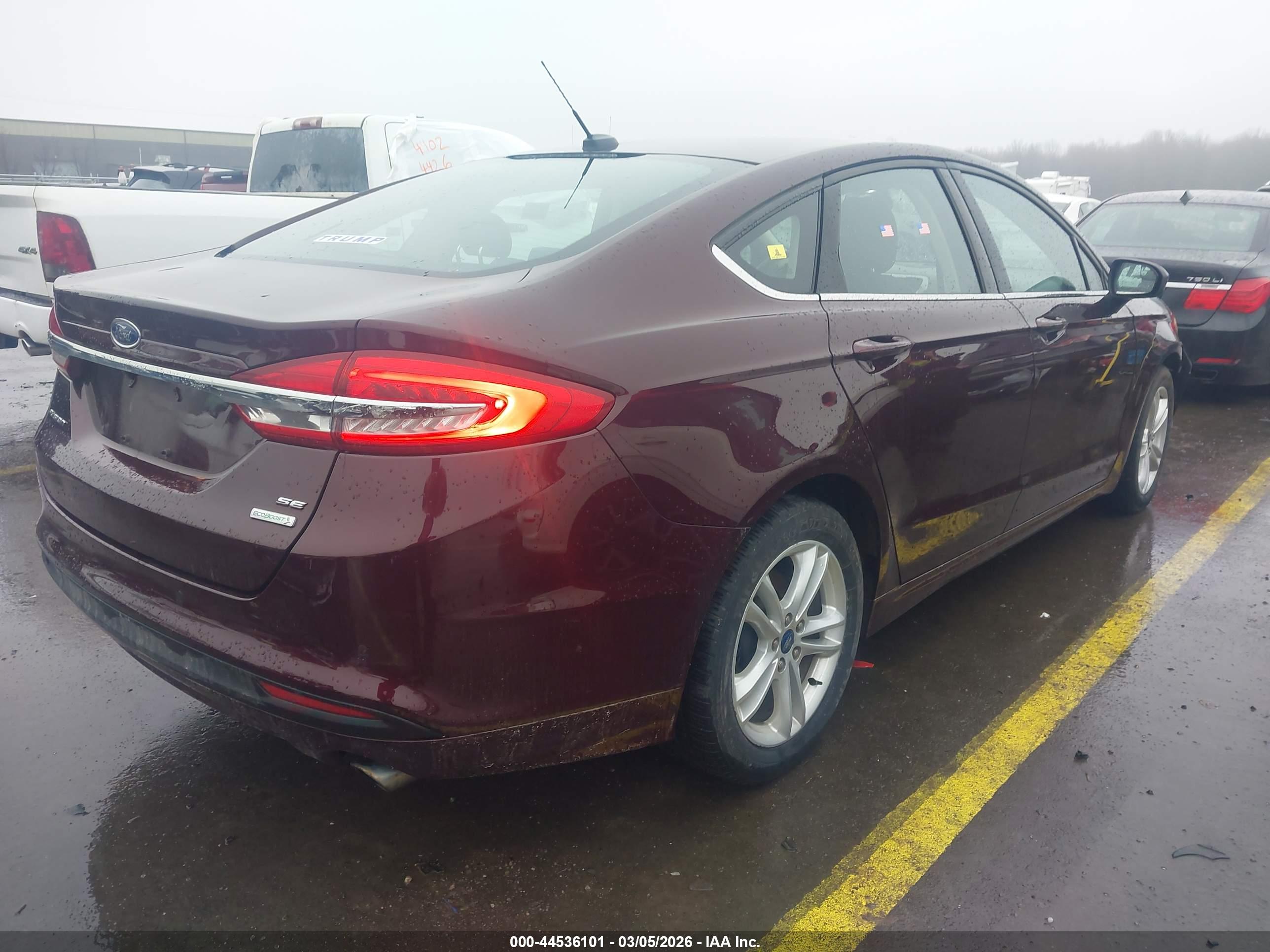 FORD FUSION image 4