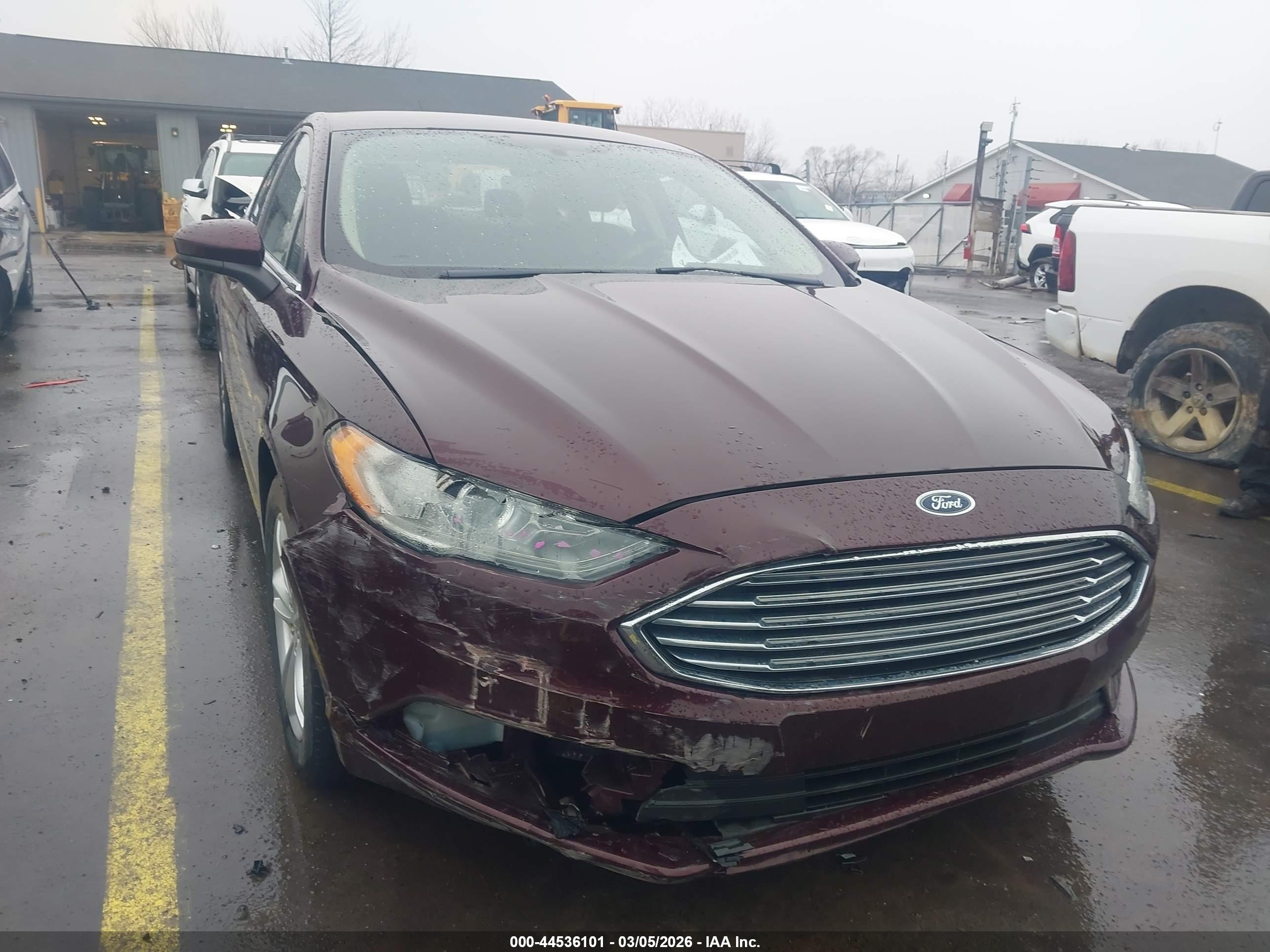FORD FUSION image 6
