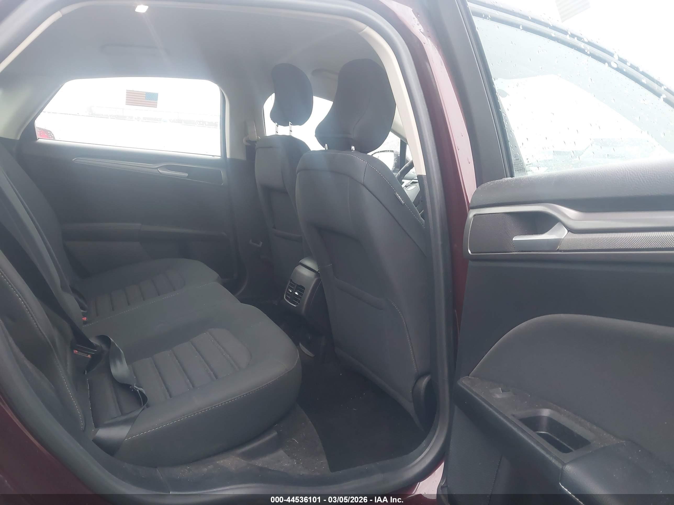 FORD FUSION image 8