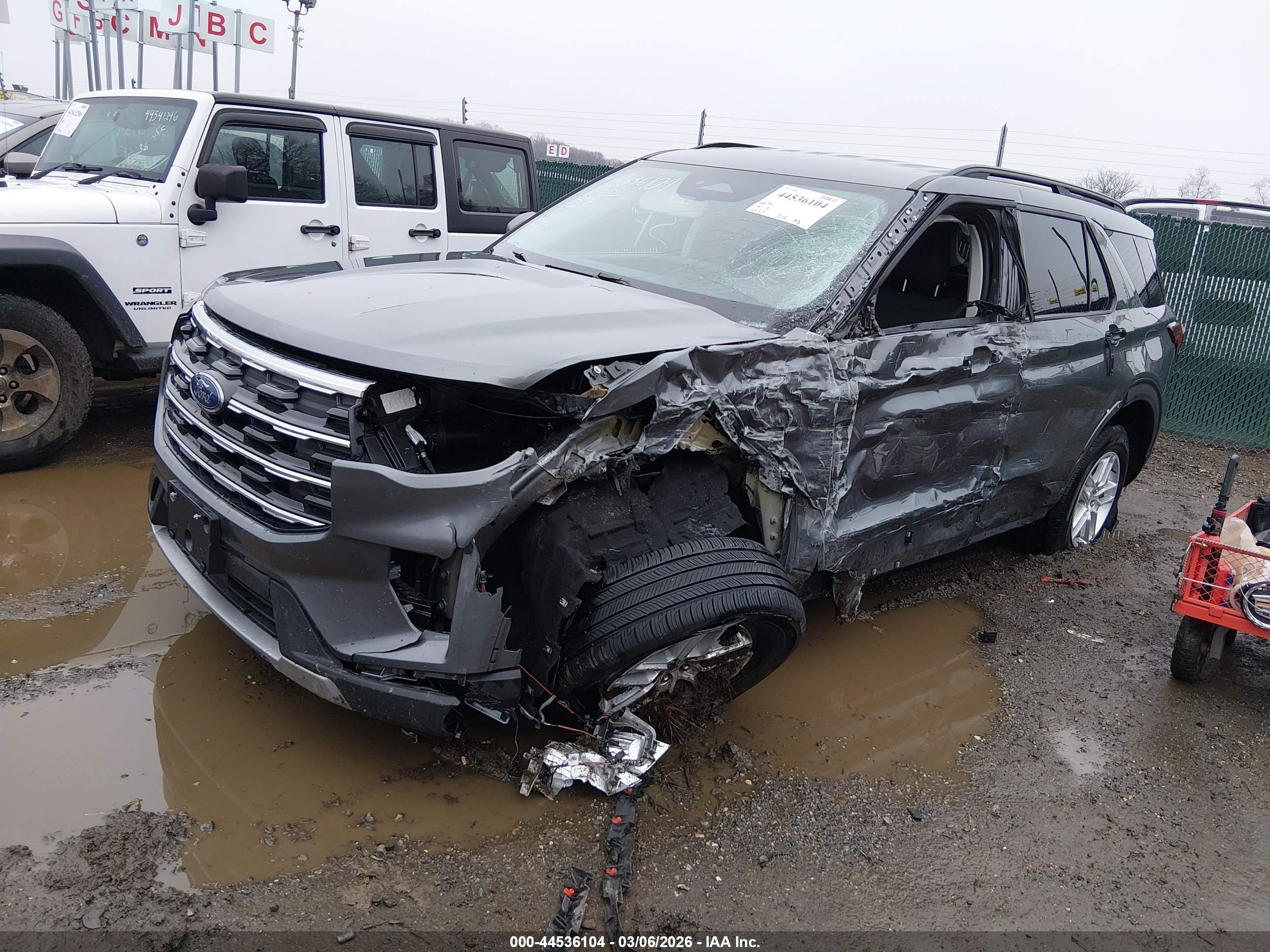 FORD EXPLORER image 2