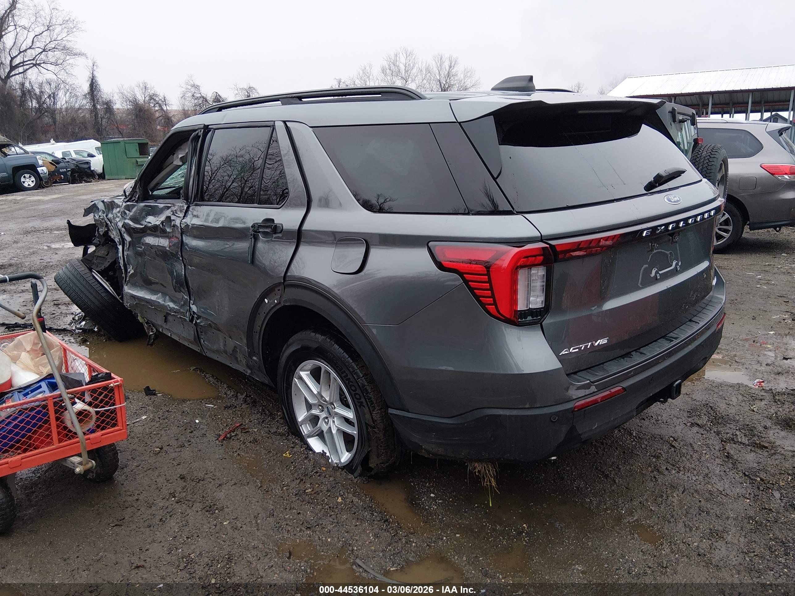FORD EXPLORER image 3