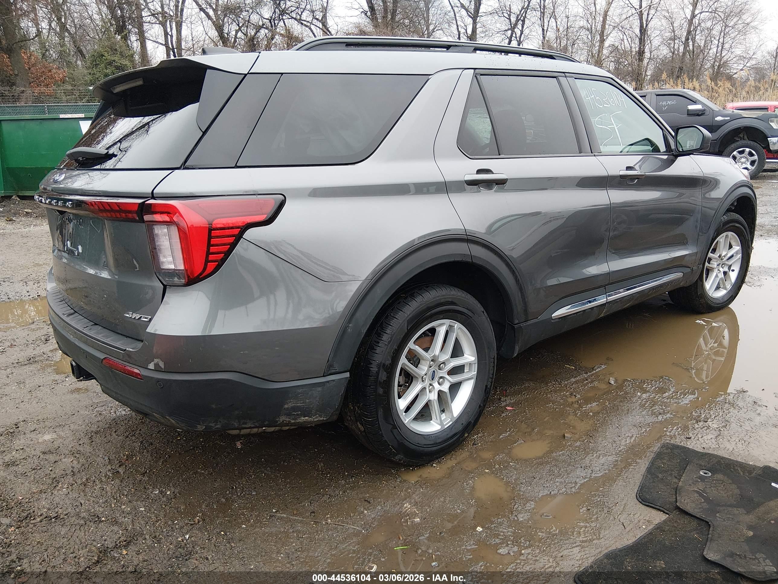 FORD EXPLORER image 4
