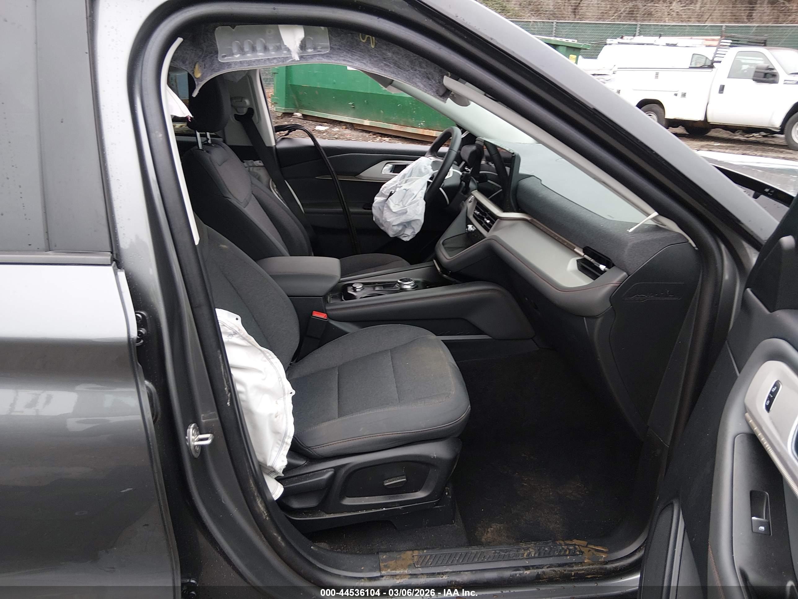 FORD EXPLORER image 5