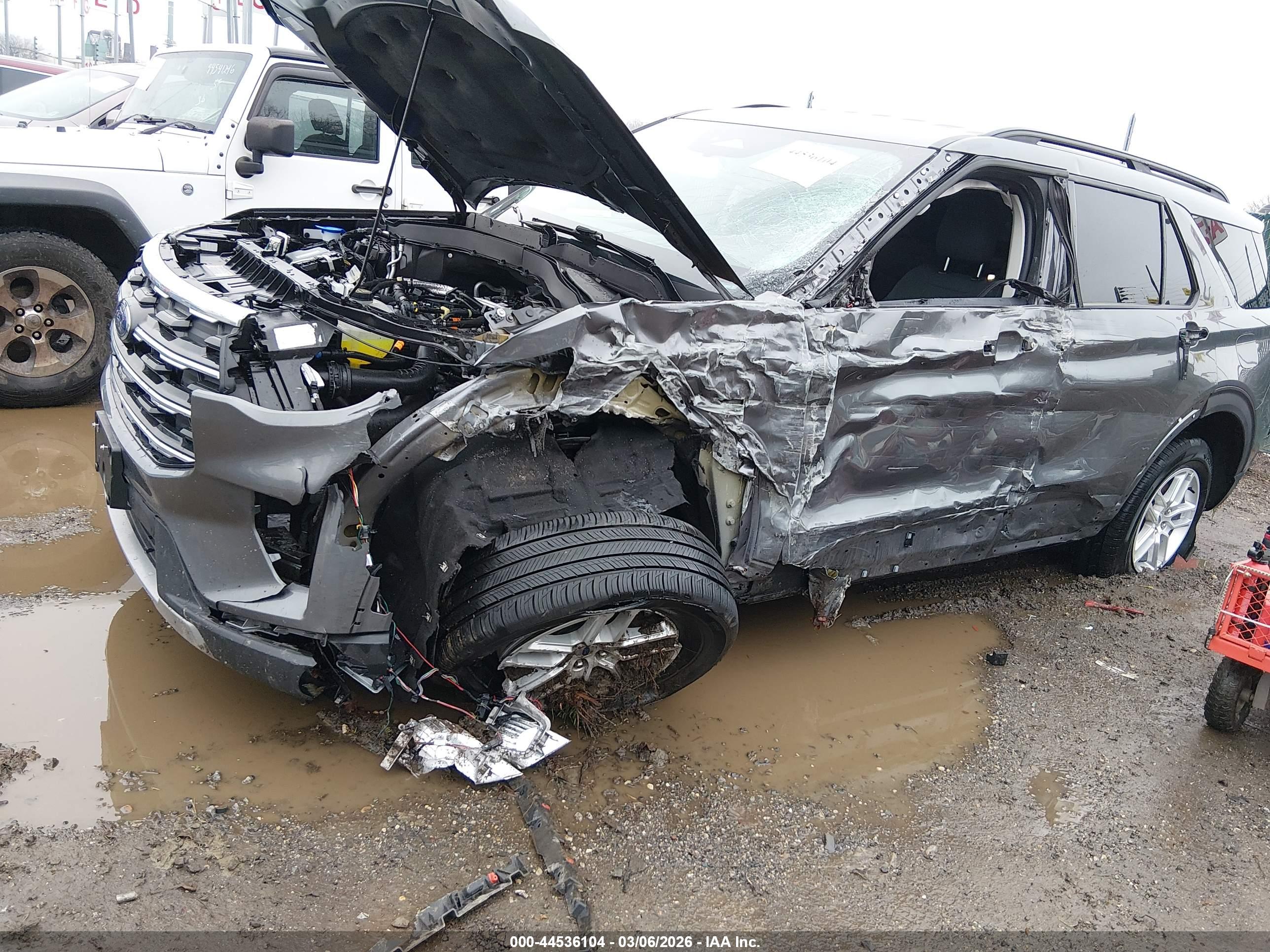 FORD EXPLORER image 6