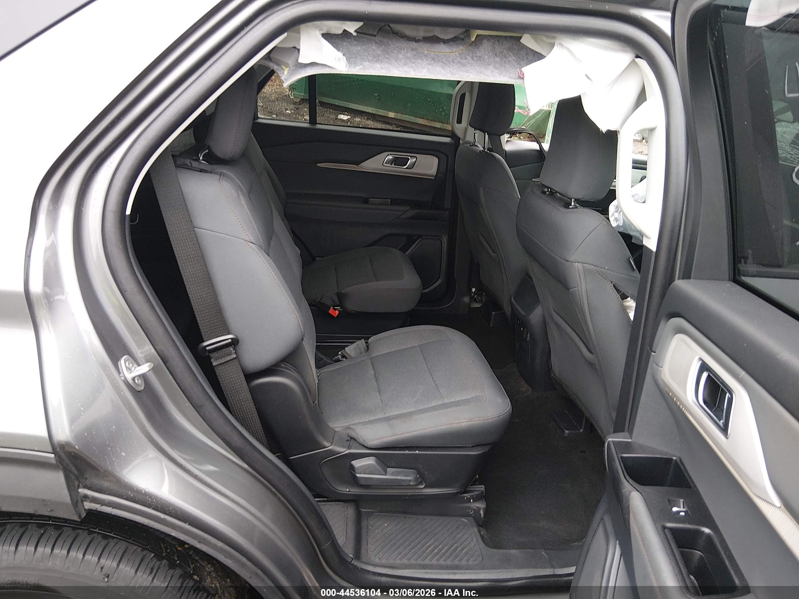 FORD EXPLORER image 8