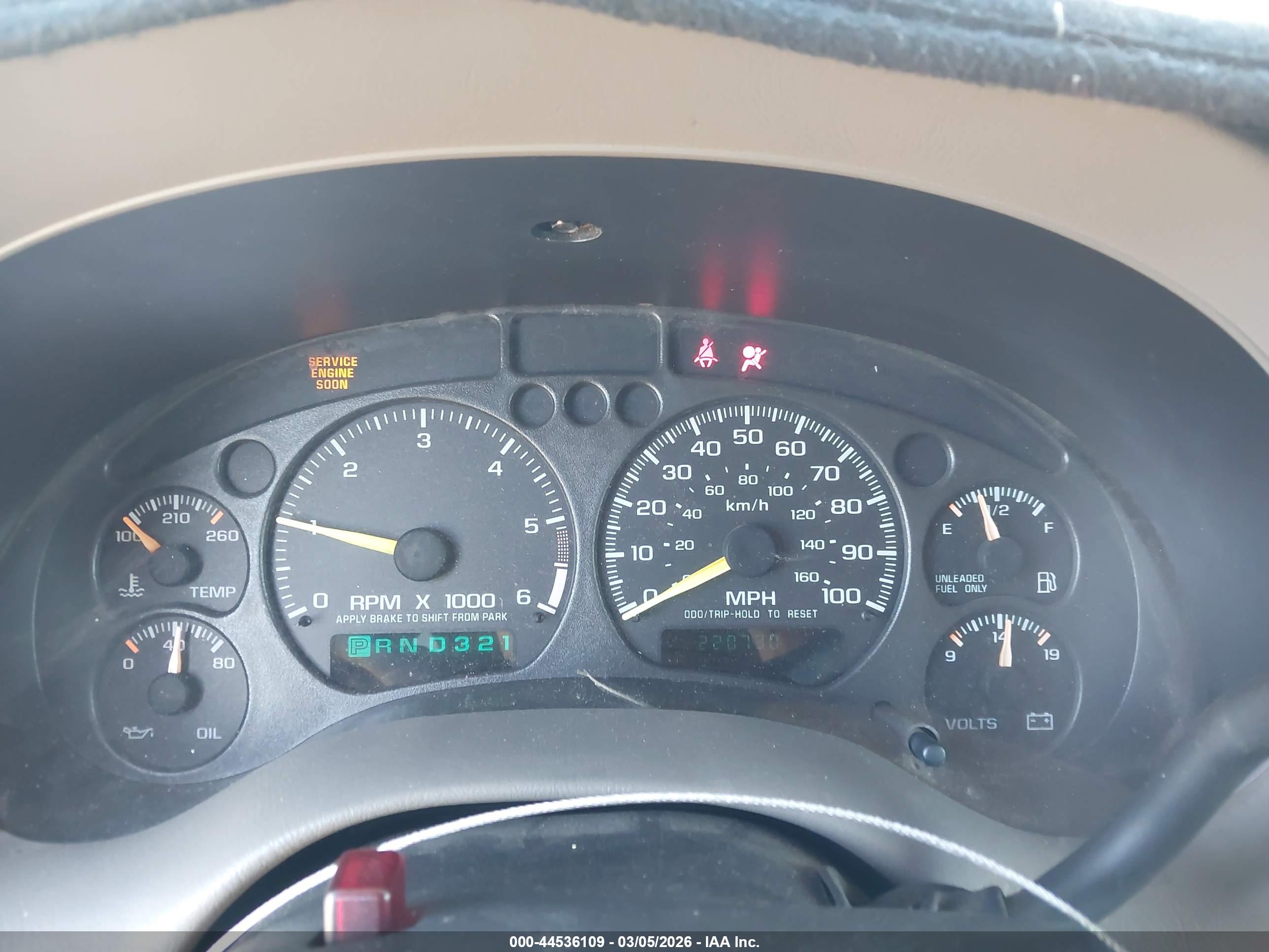 CHEVROLET BLAZER image 7
