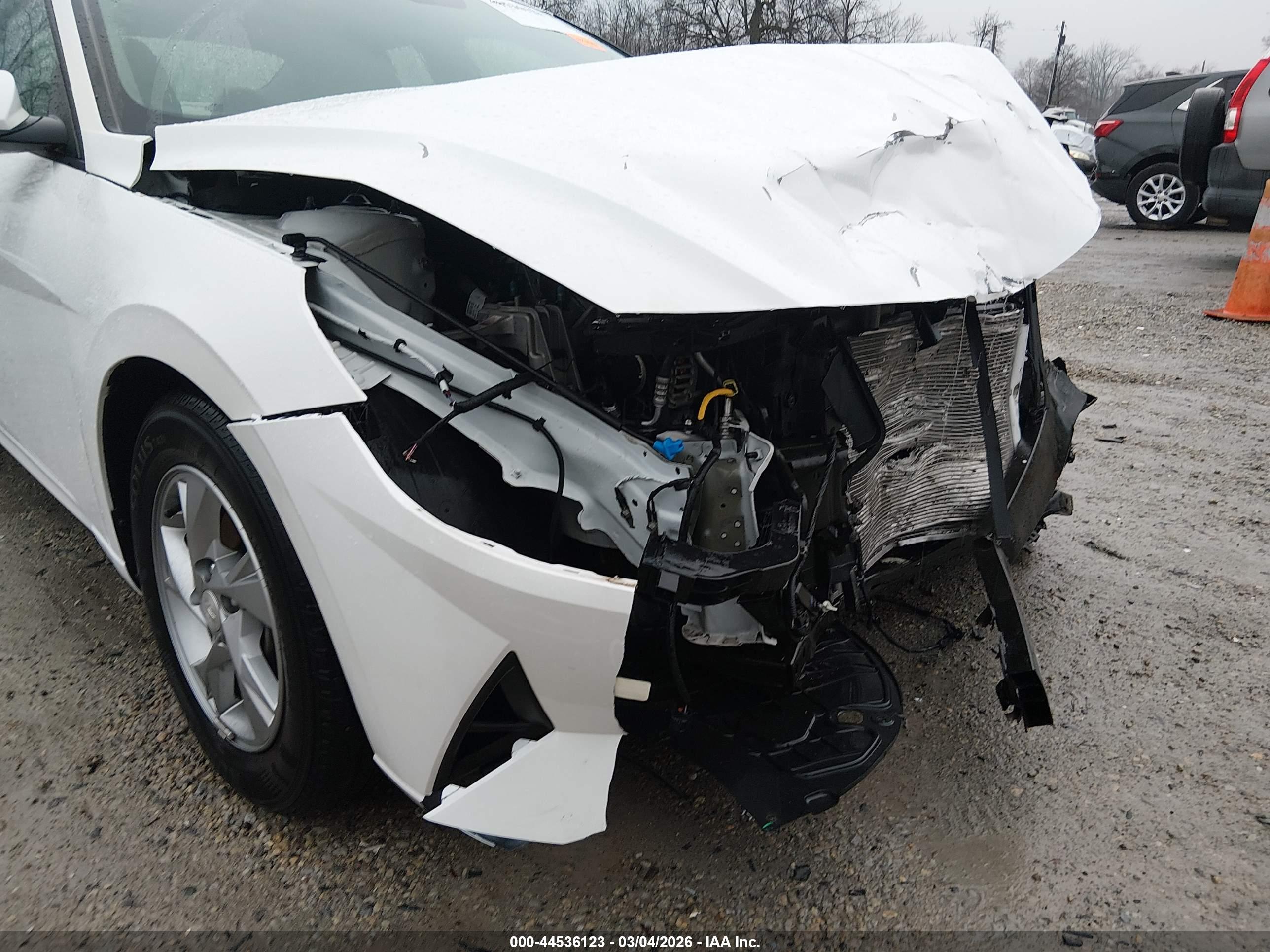 HYUNDAI ELANTRA image 6