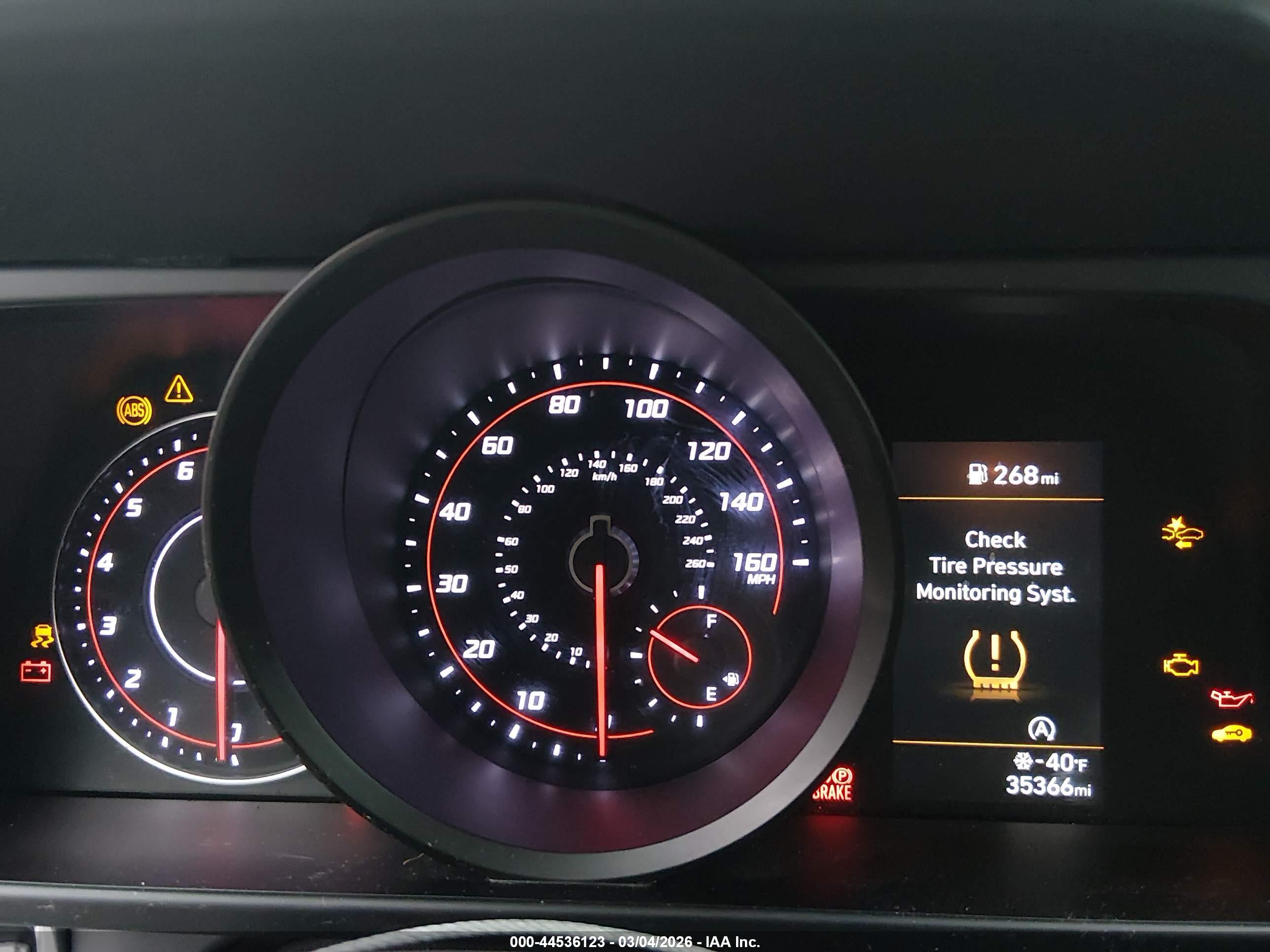 HYUNDAI ELANTRA image 7