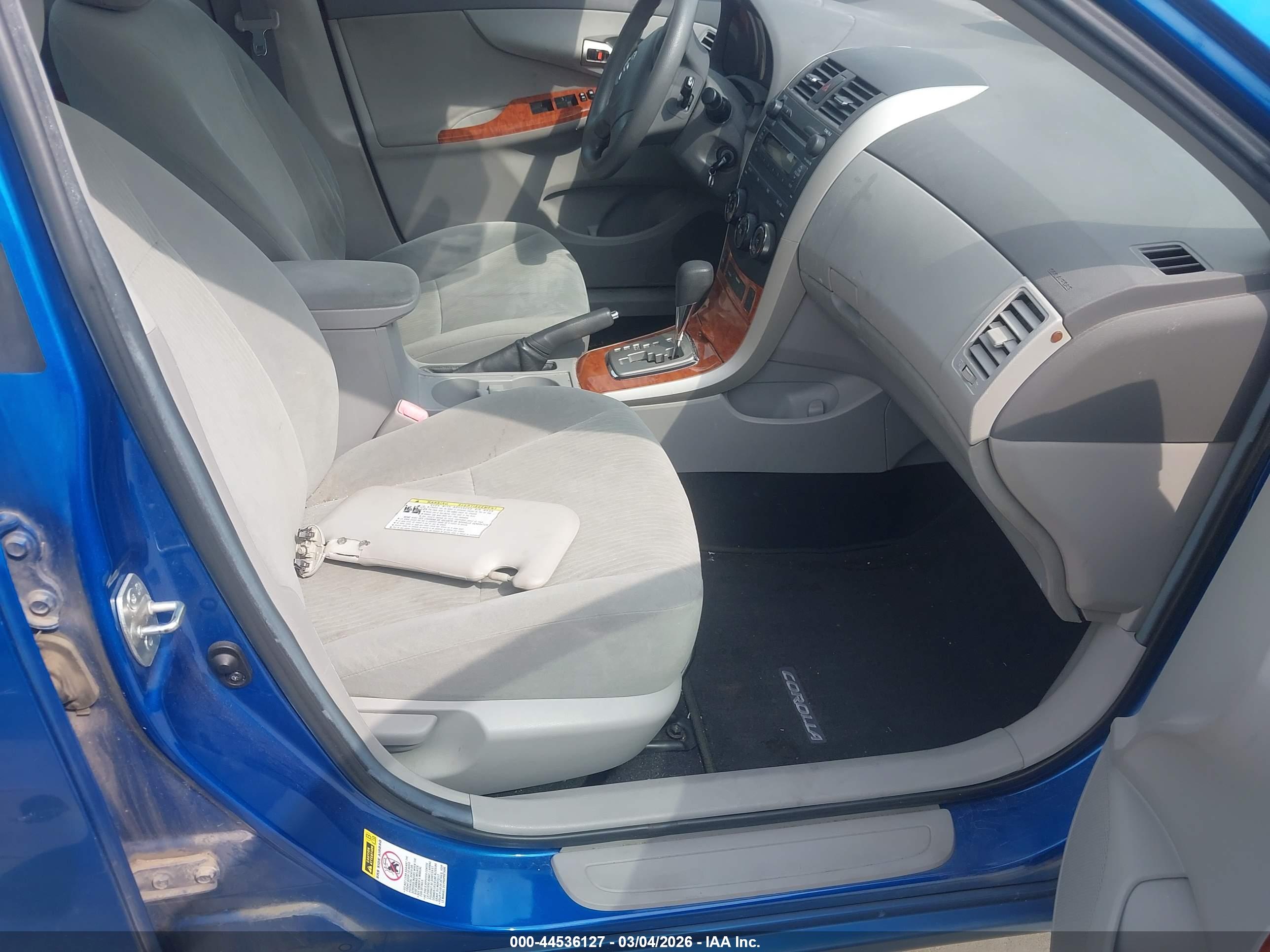 TOYOTA COROLLA image 5