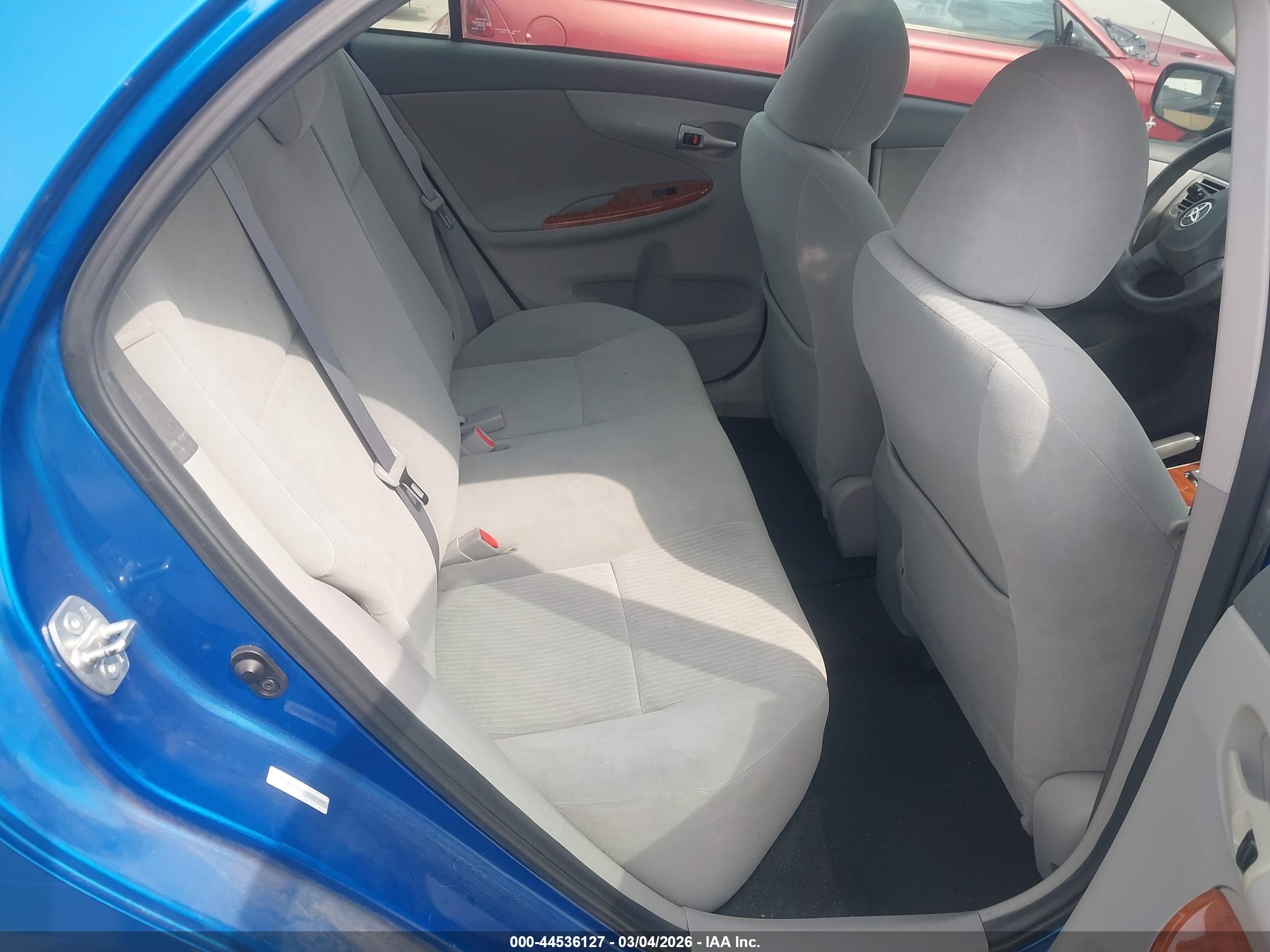 TOYOTA COROLLA image 8