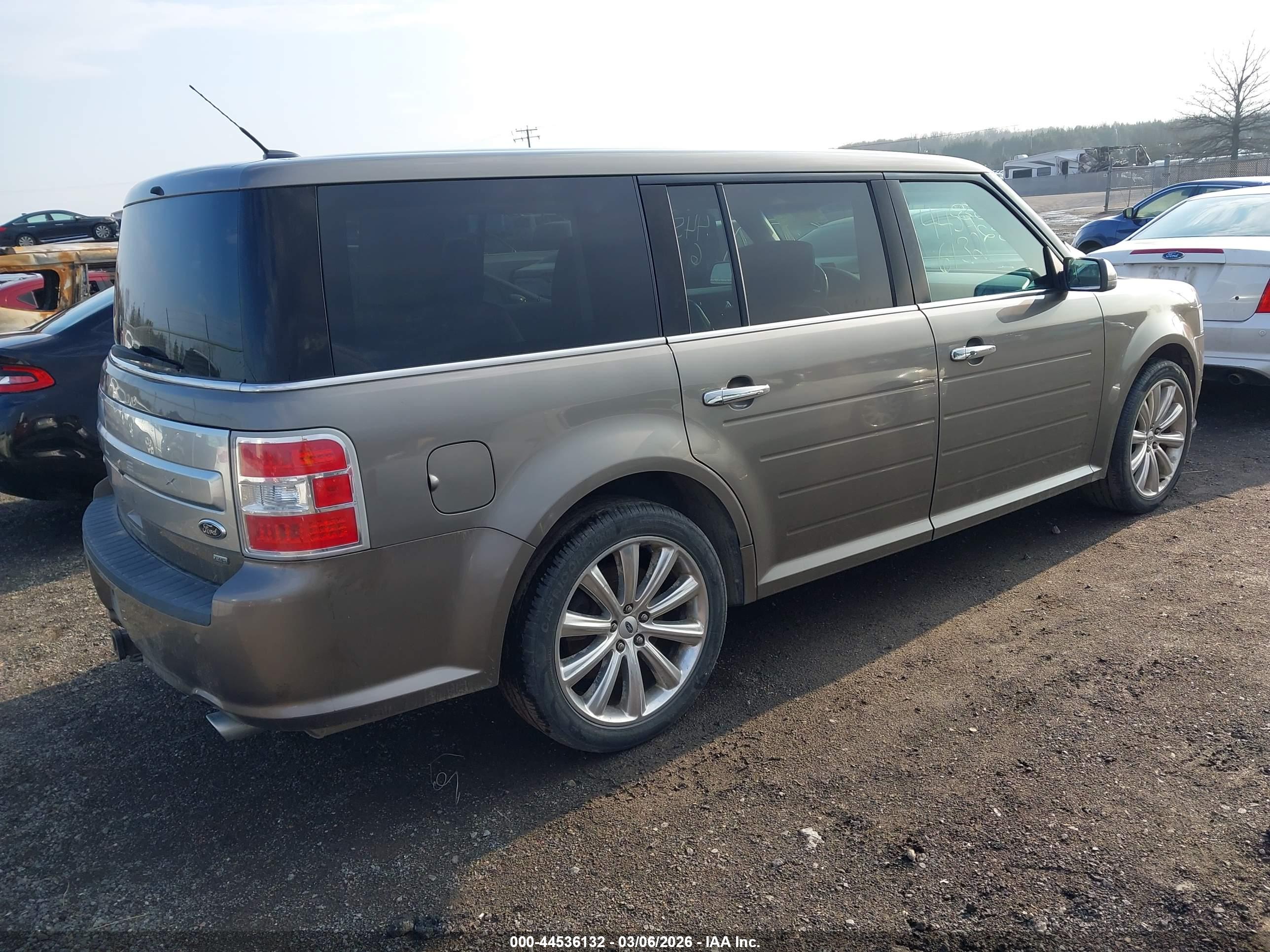 FORD FLEX image 4