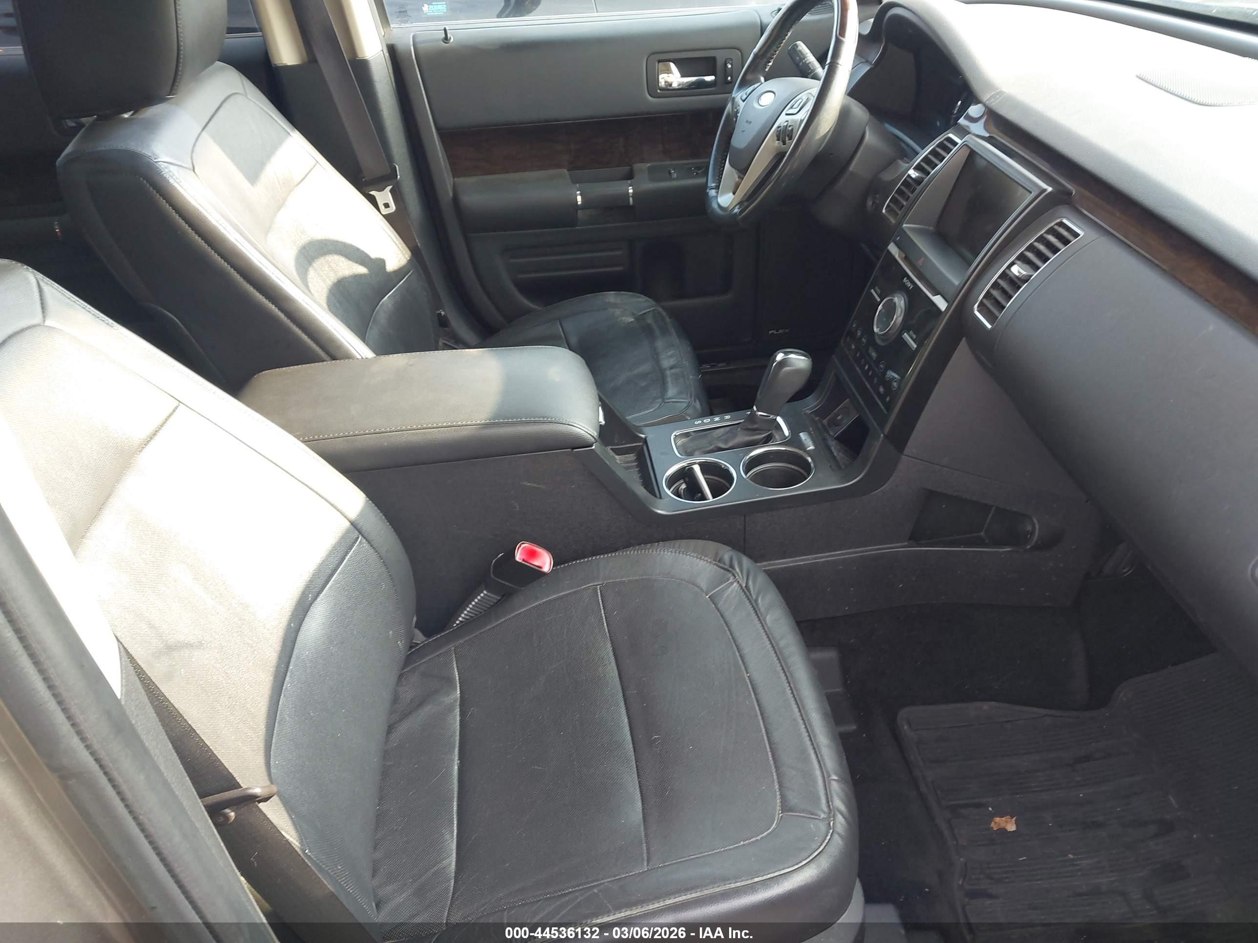 FORD FLEX image 5