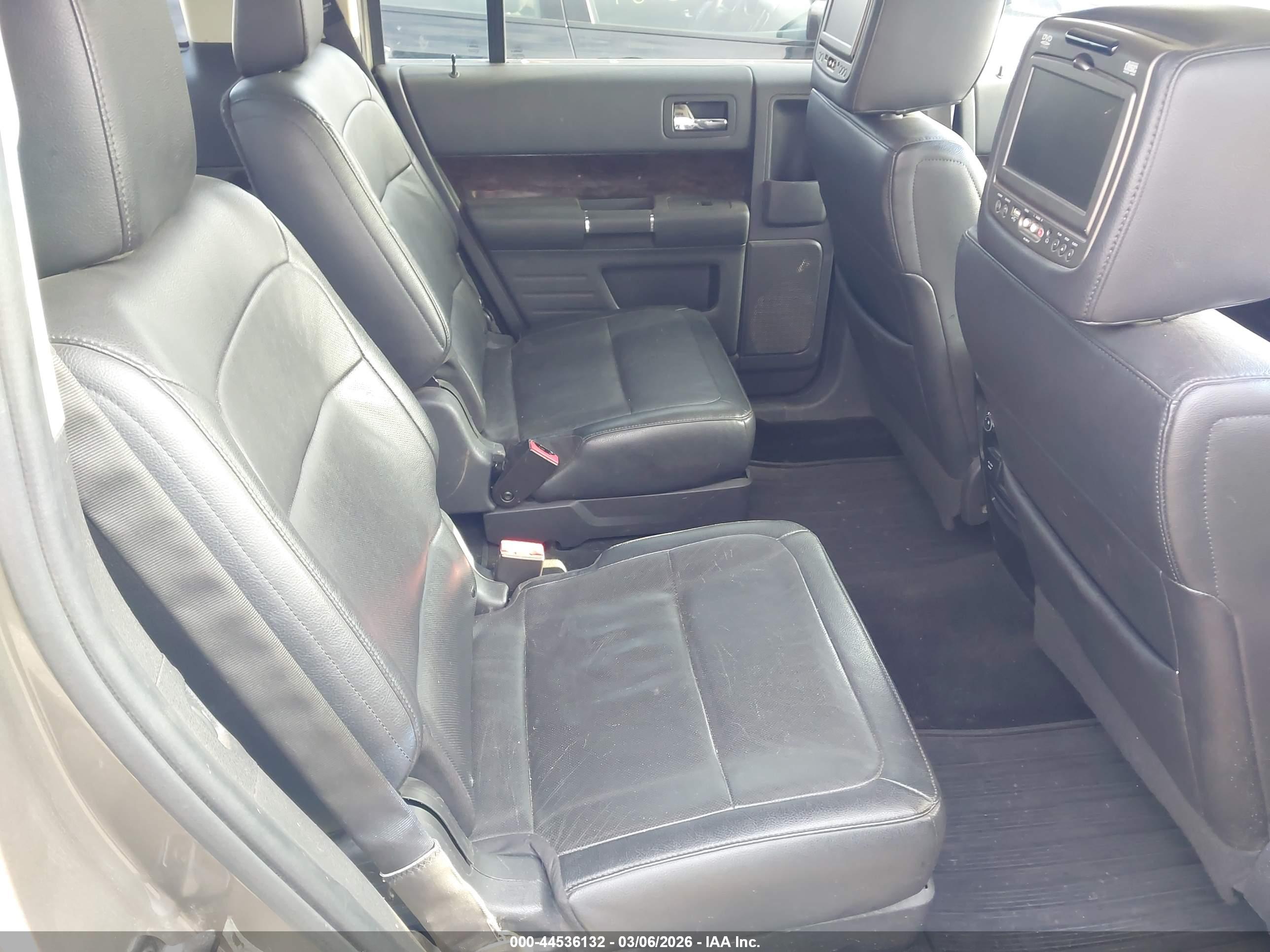 FORD FLEX image 8