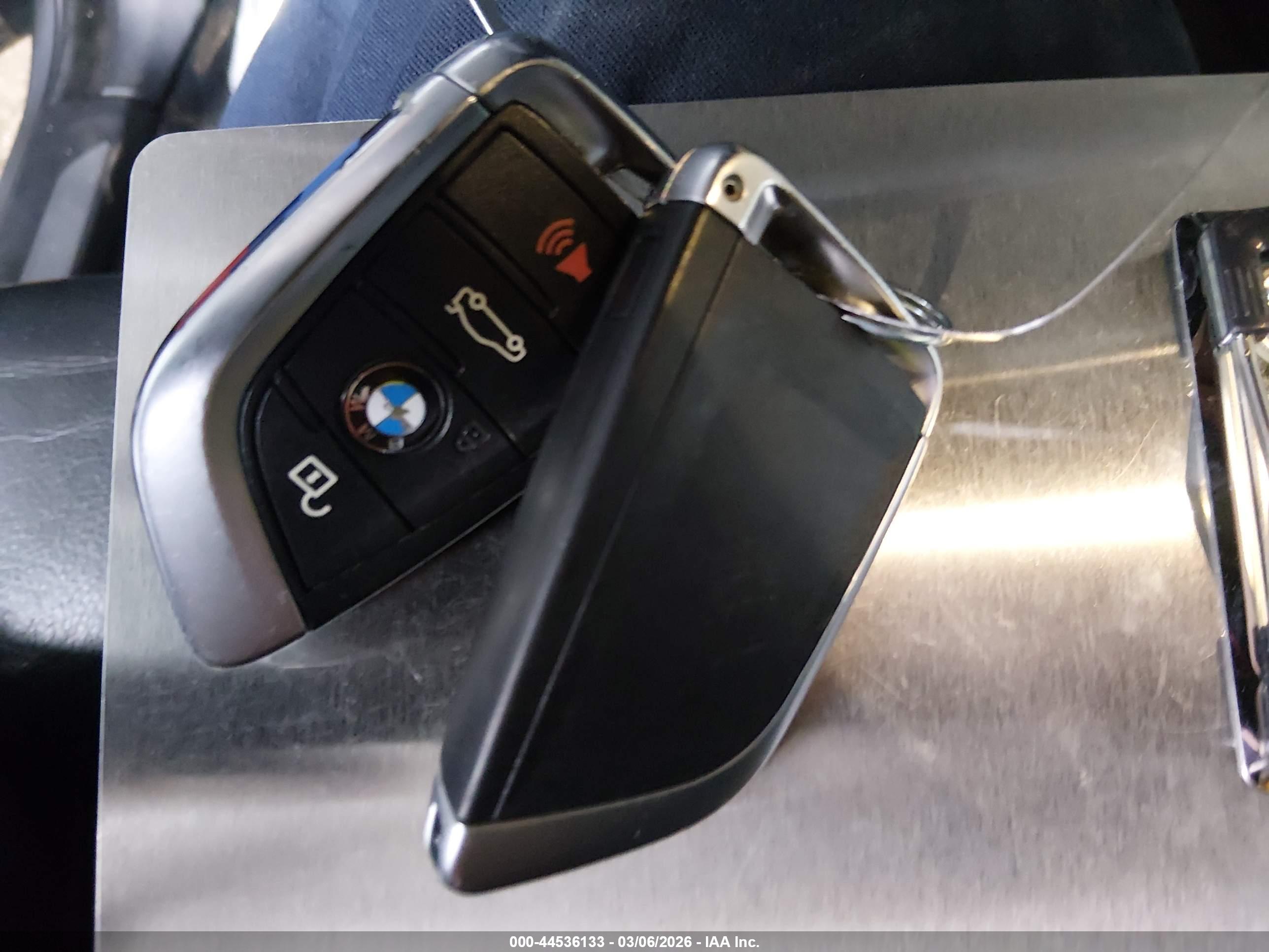 BMW X6 image 11