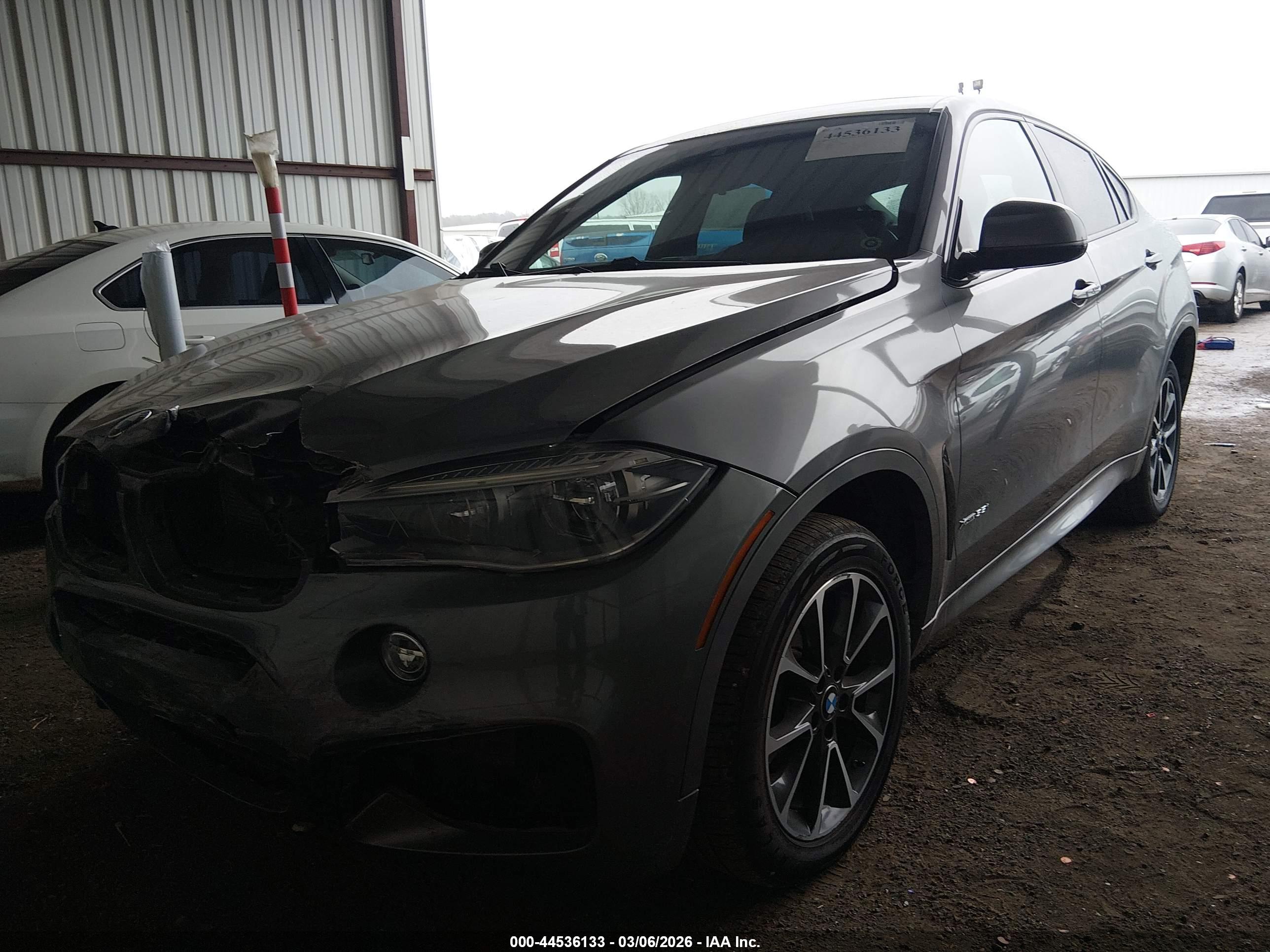 BMW X6 image 2