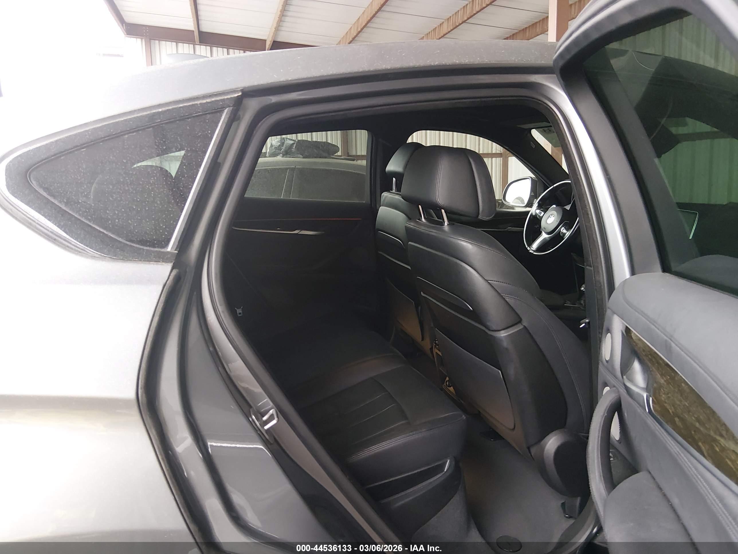 BMW X6 image 8