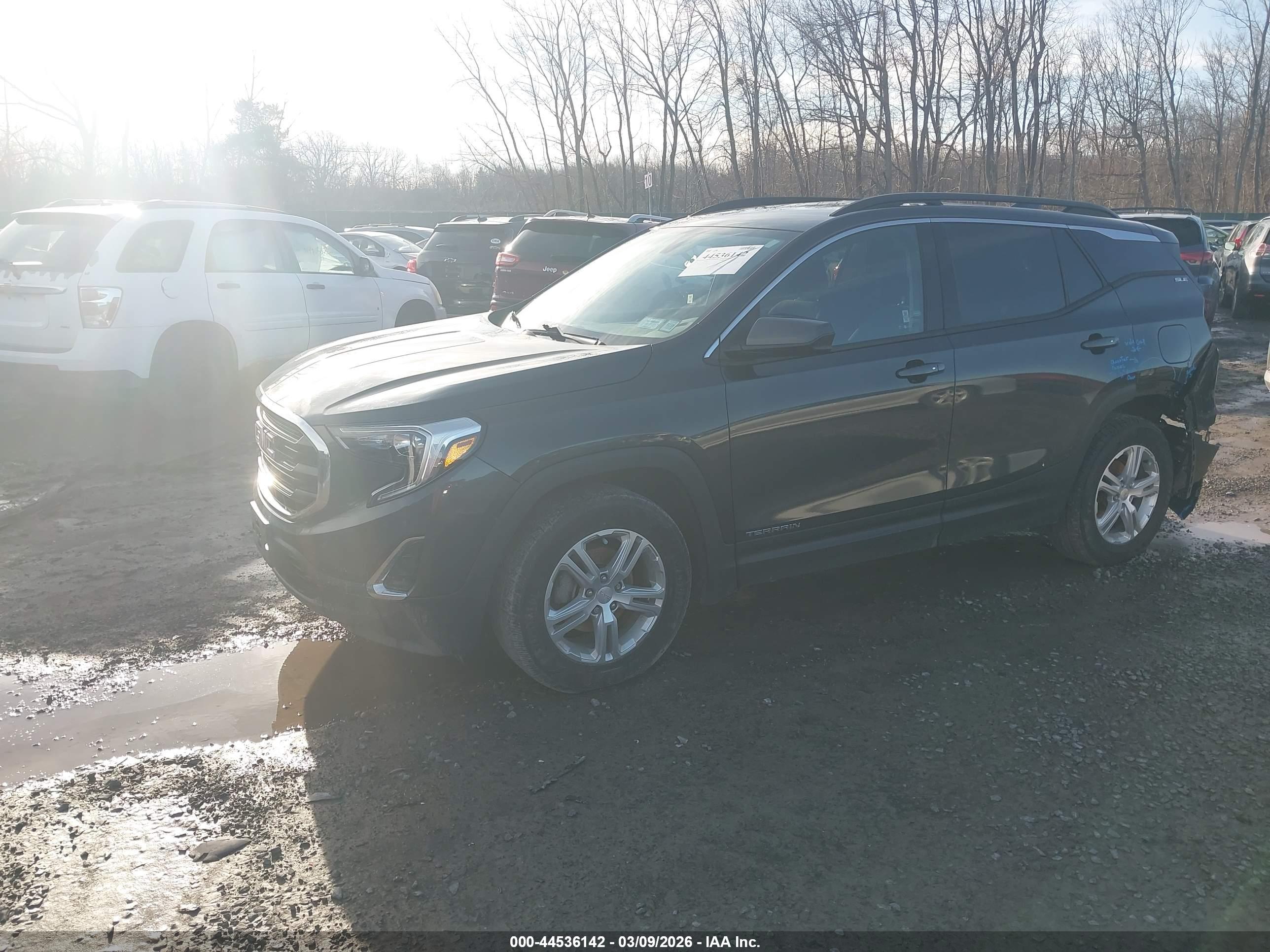 GMC TERRAIN image 2